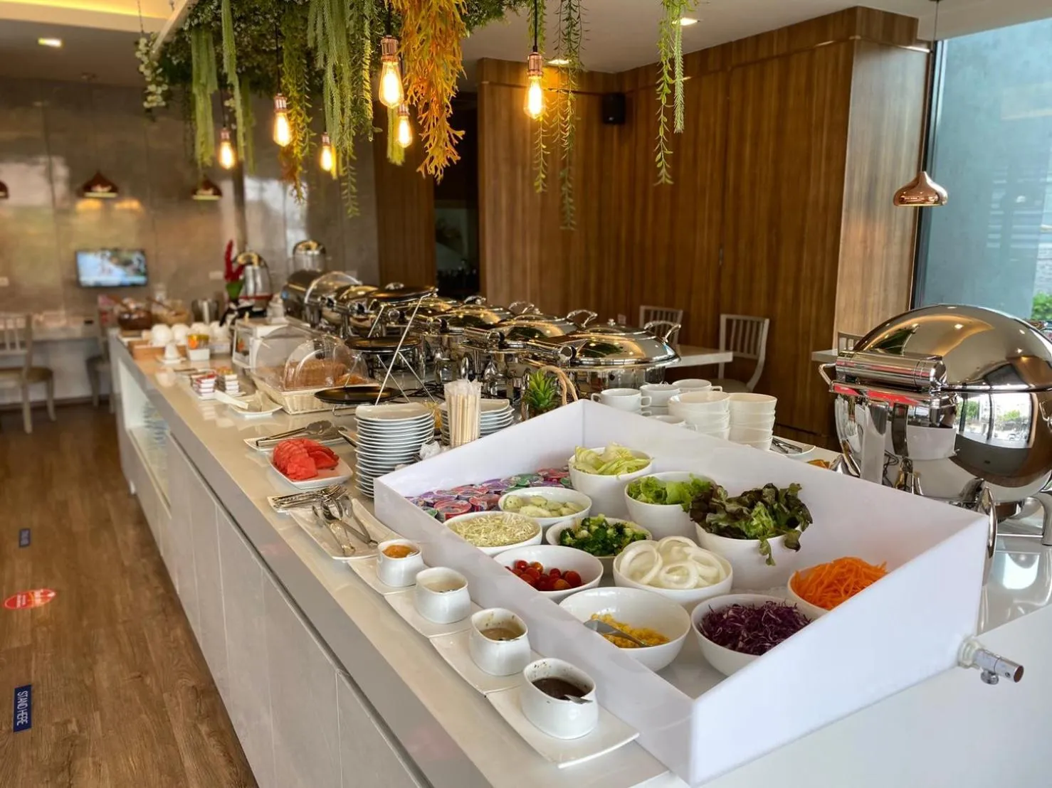 Restaurant/places to eat in Civic Horizon Hotel & Residence