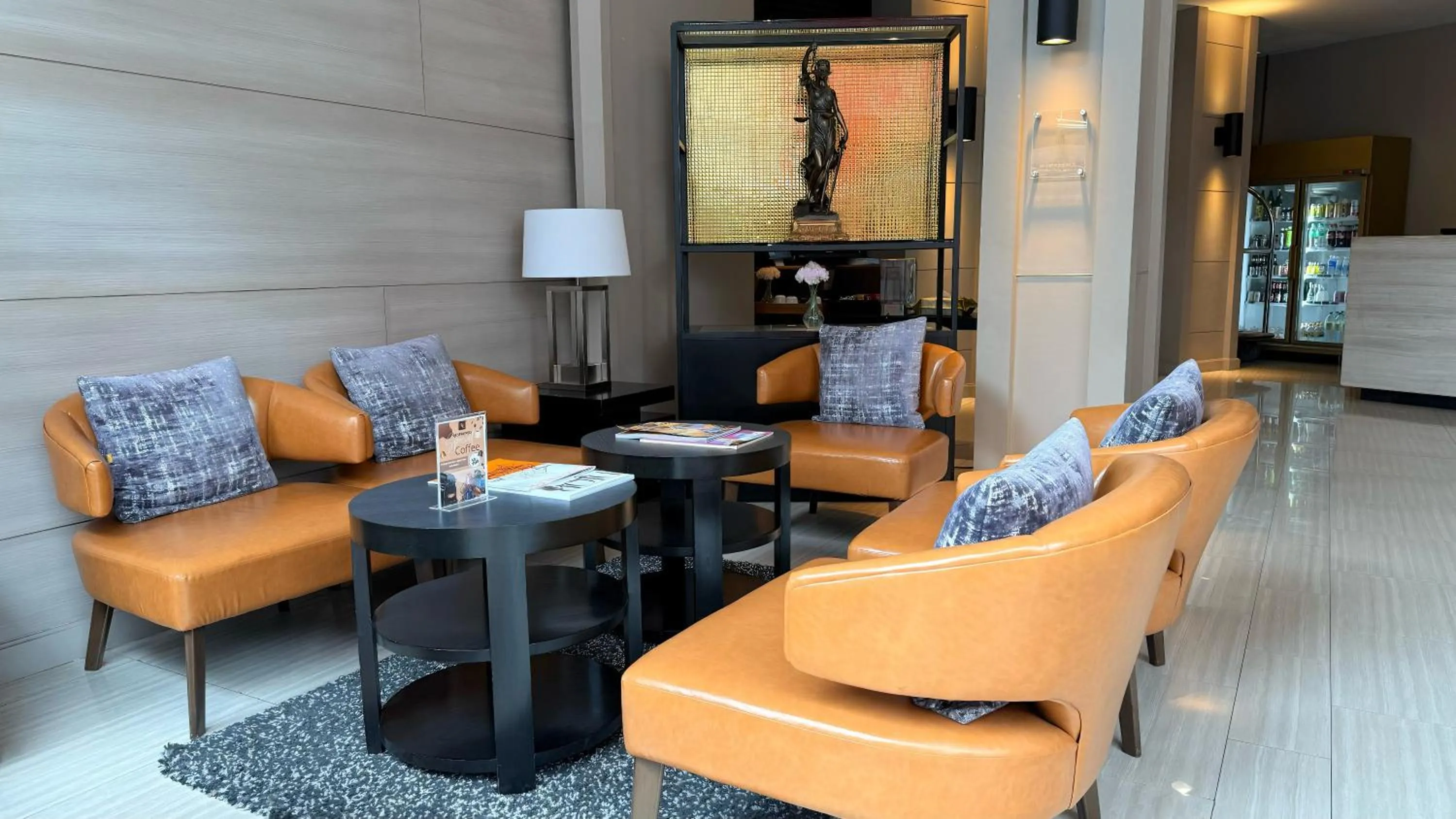 Communal lounge/ TV room in Civic Horizon Hotel & Residence