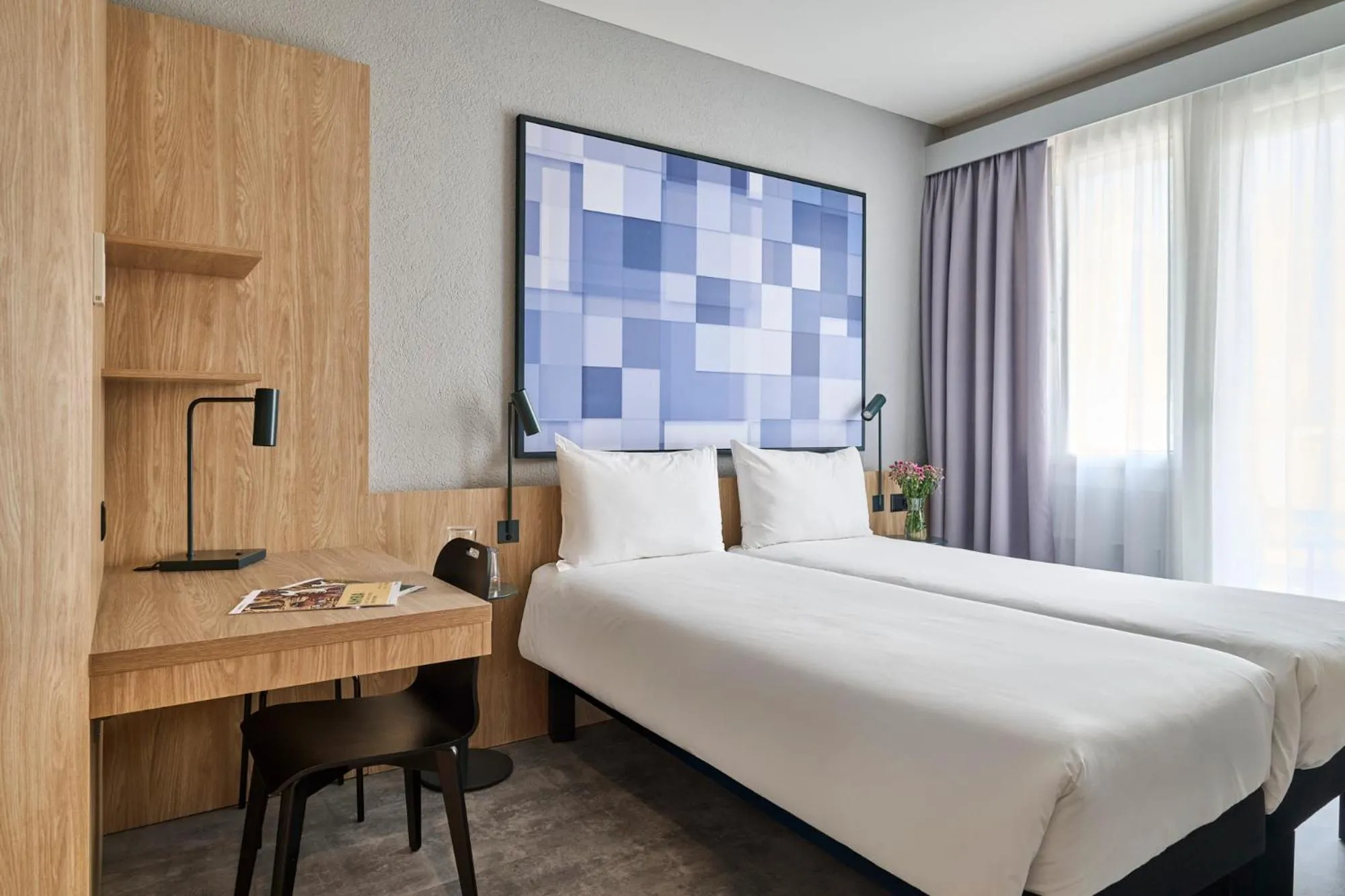 Bedroom, Bed in ibis Chur