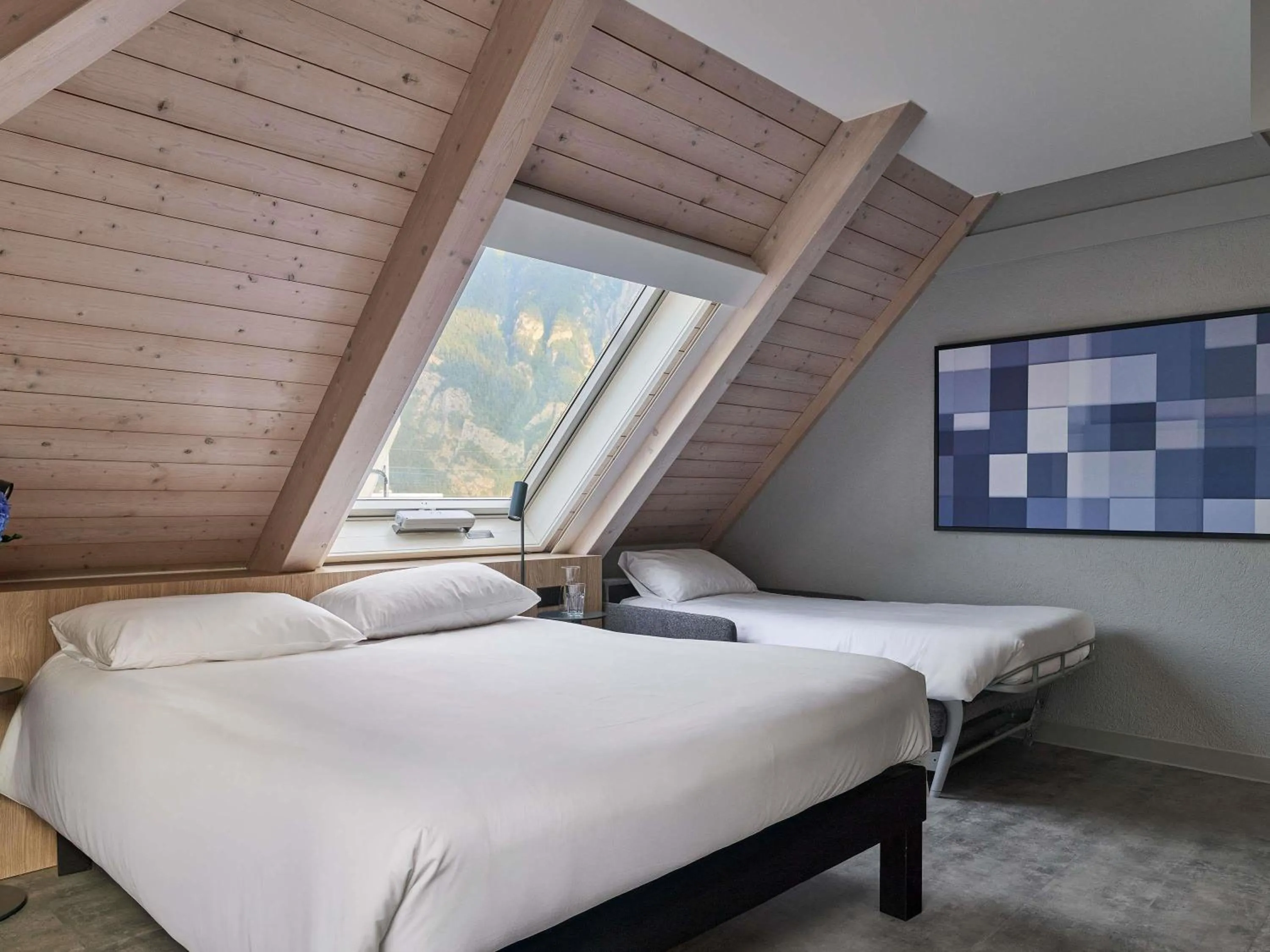 Bedroom, Bed in ibis Chur