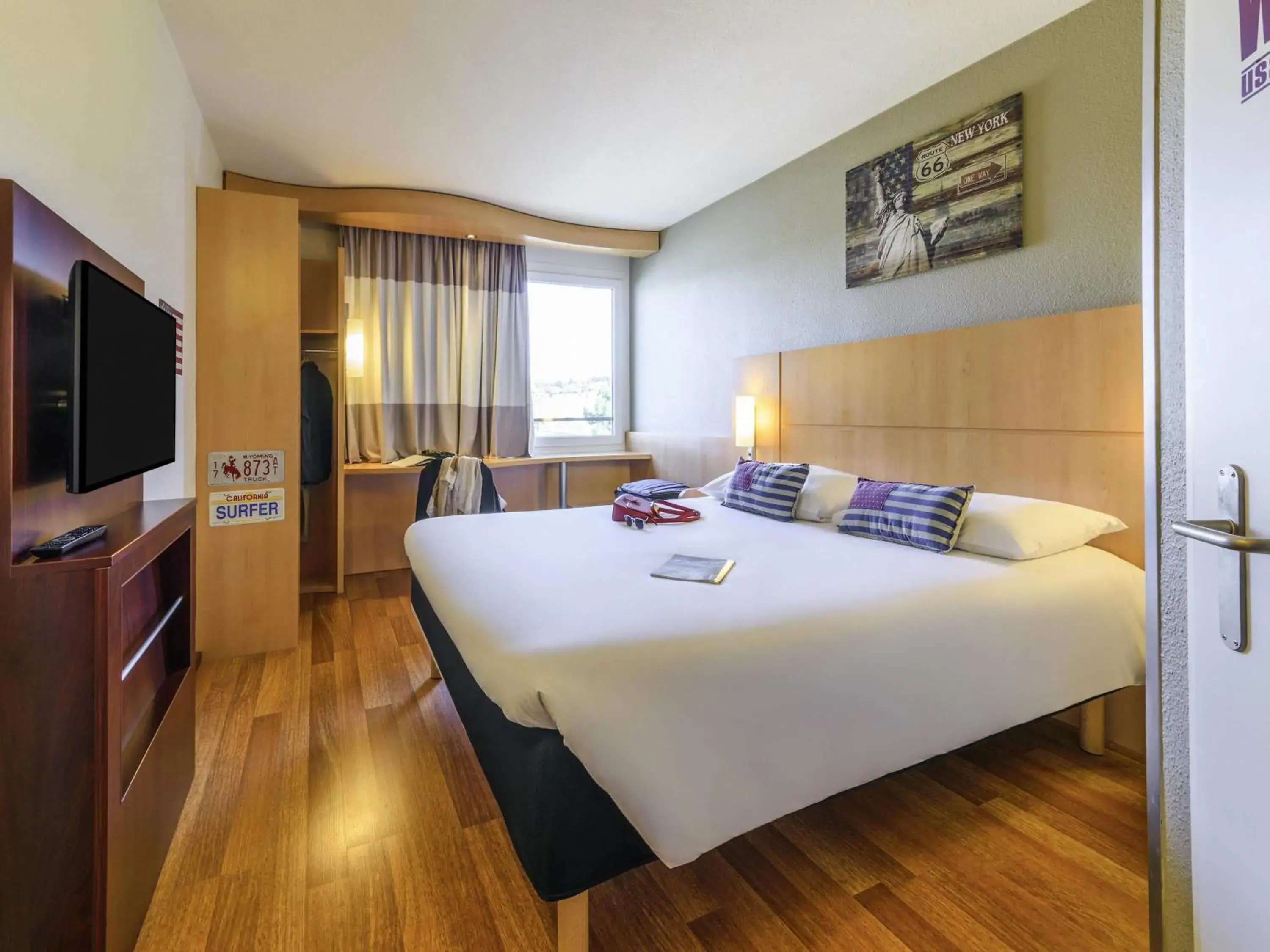 Bedroom, Bed in ibis Lausanne Crissier Bedroom, Bed in ibis Lausanne Crissier