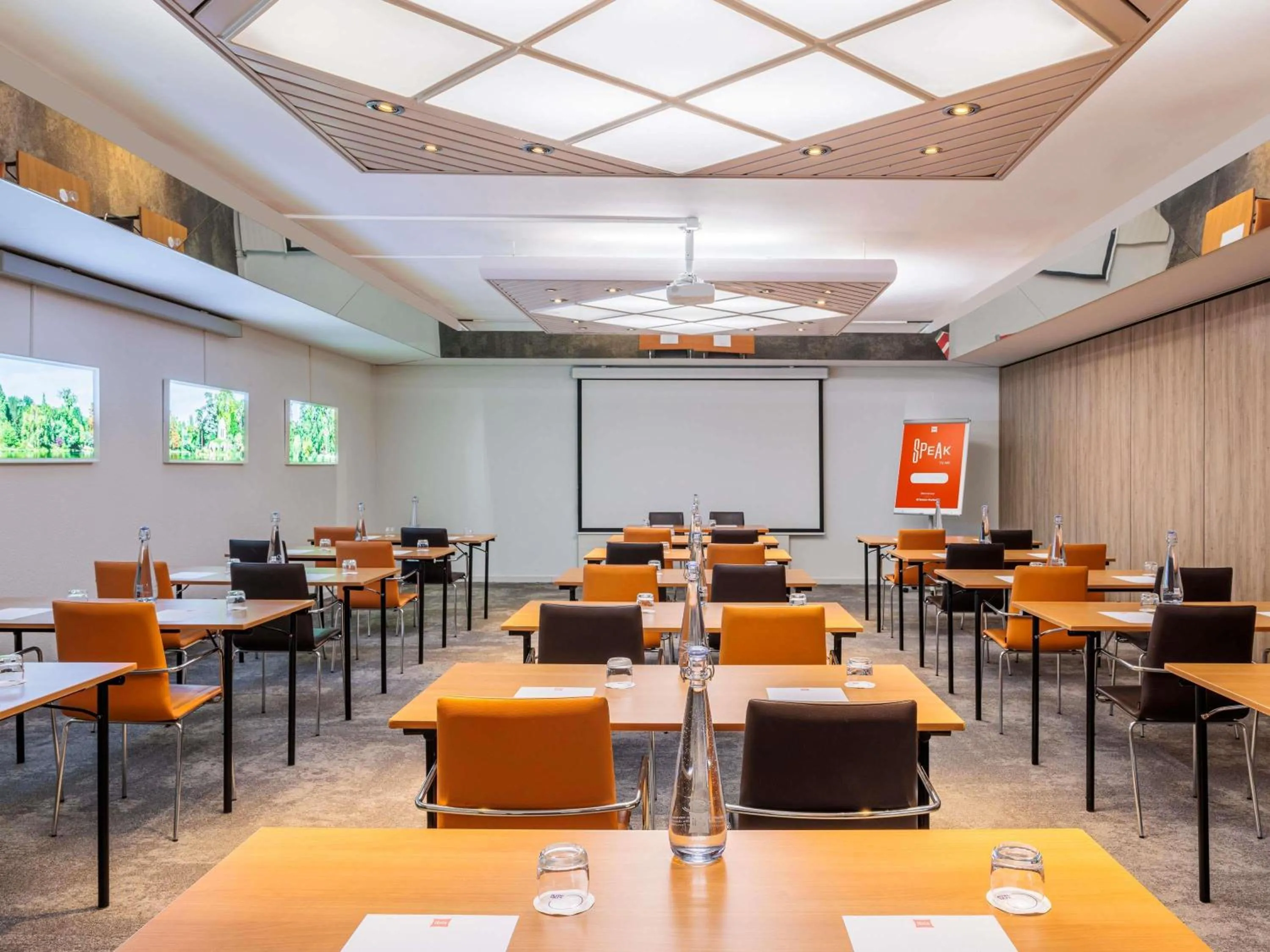 Meeting/conference room in ibis Lausanne Crissier