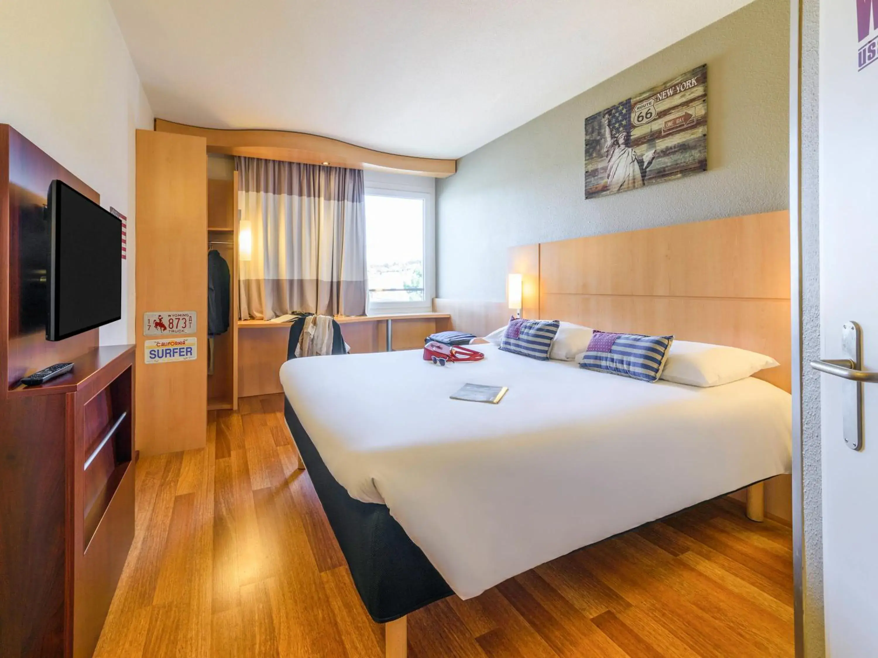 Property building, Bed in ibis Lausanne Crissier Property building, Bed in ibis Lausanne Crissier