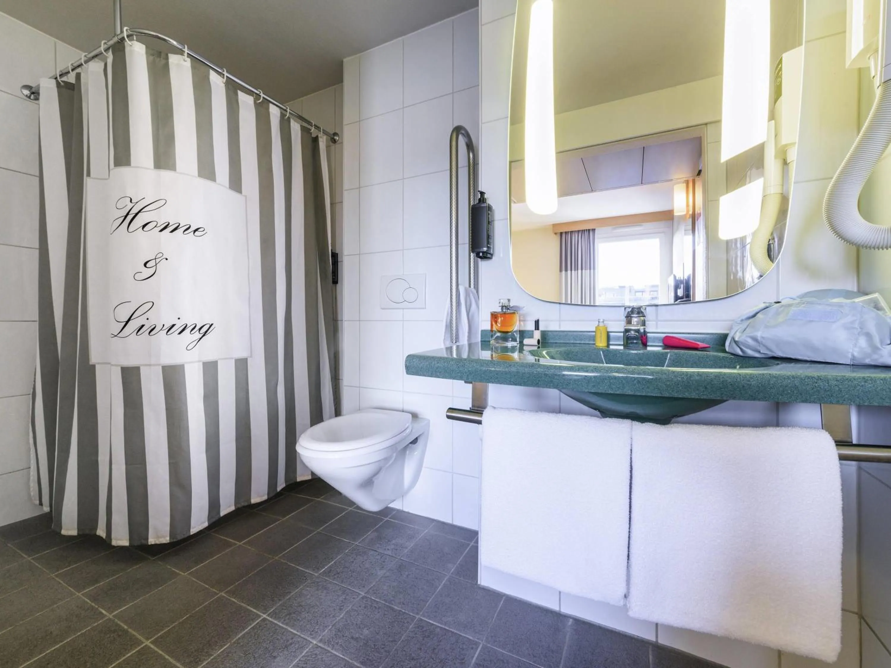 Bedroom in ibis Lausanne Crissier