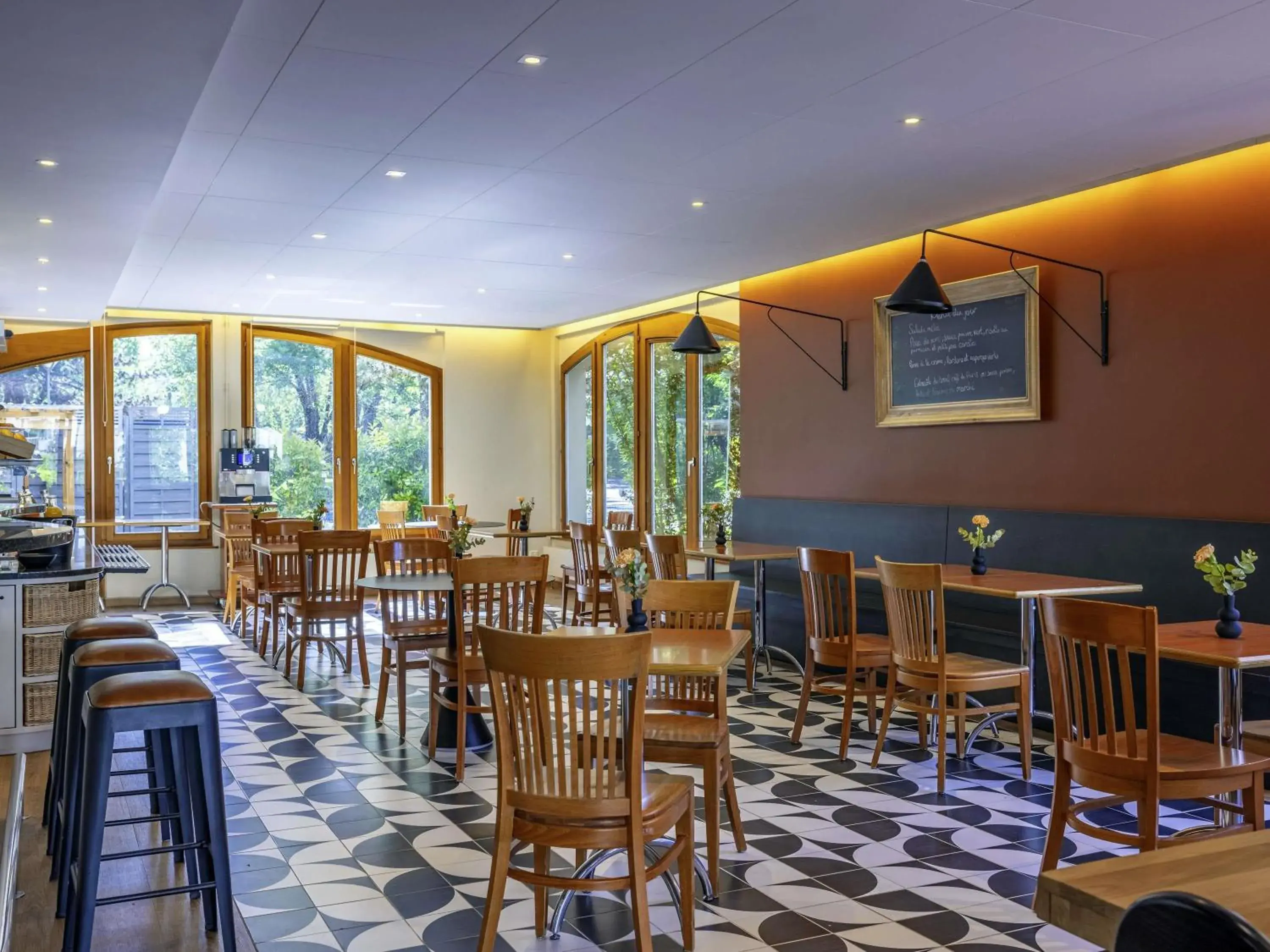 Property building in Ibis Sion Property building in Ibis Sion