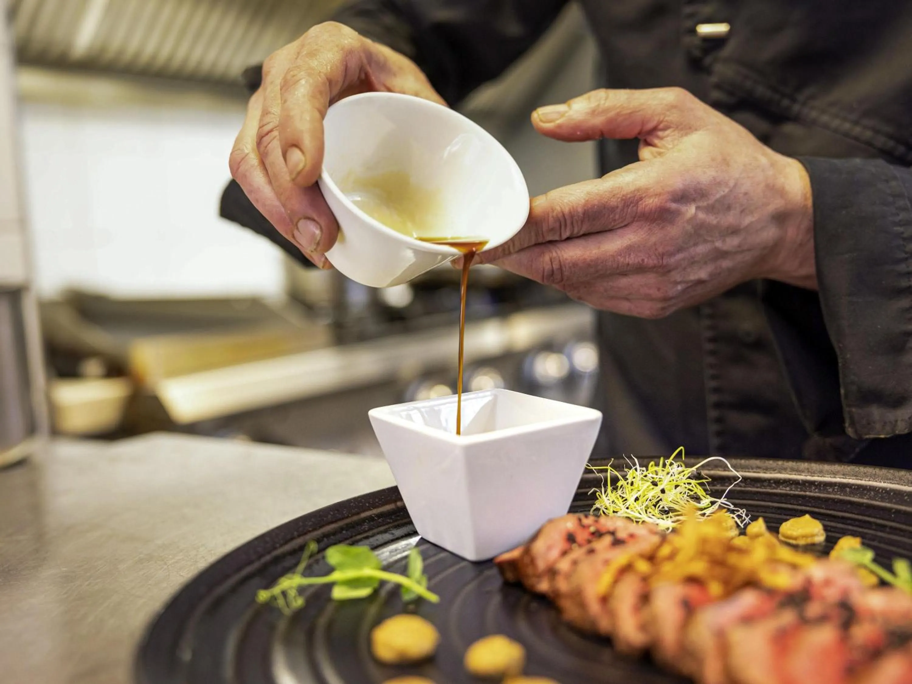 Restaurant/places to eat in Ibis Sion