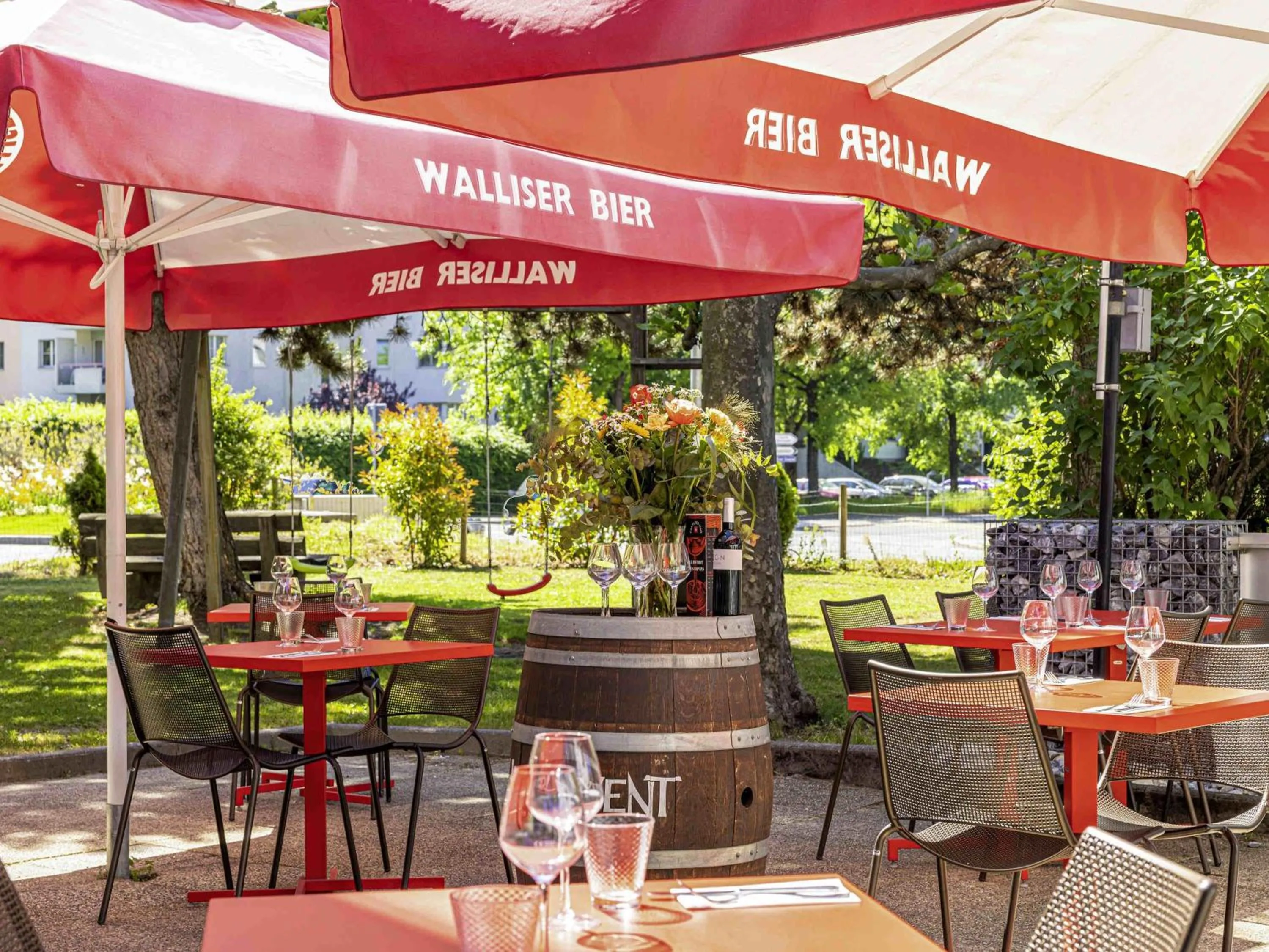 Restaurant/places to eat in Ibis Sion