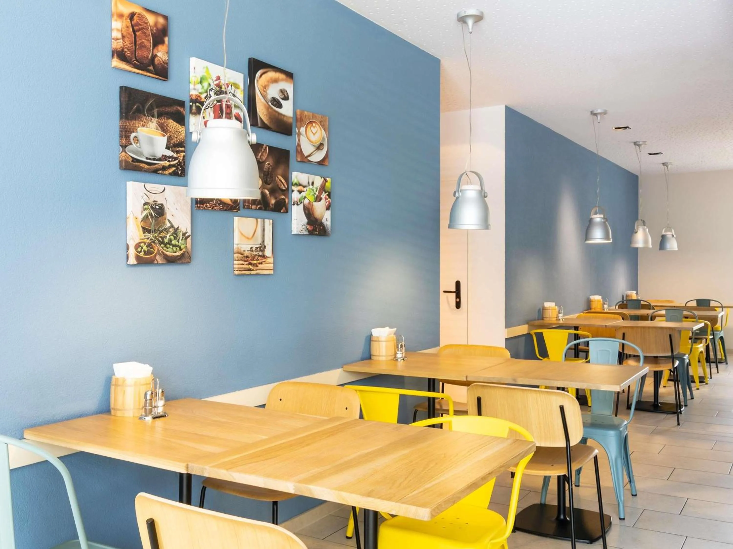 Breakfast in ibis Basel Bahnhof