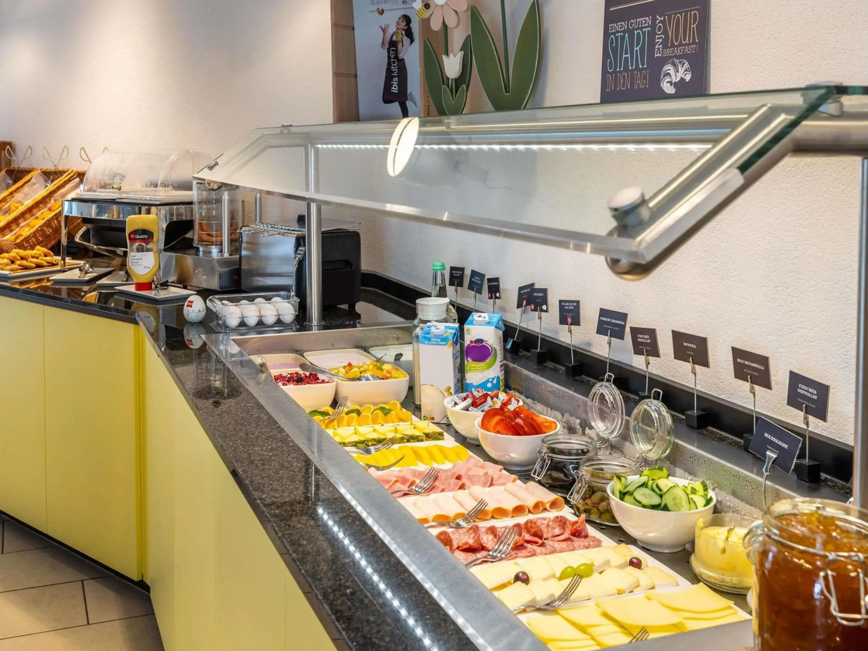 Breakfast in ibis Basel Bahnhof Breakfast in ibis Basel Bahnhof