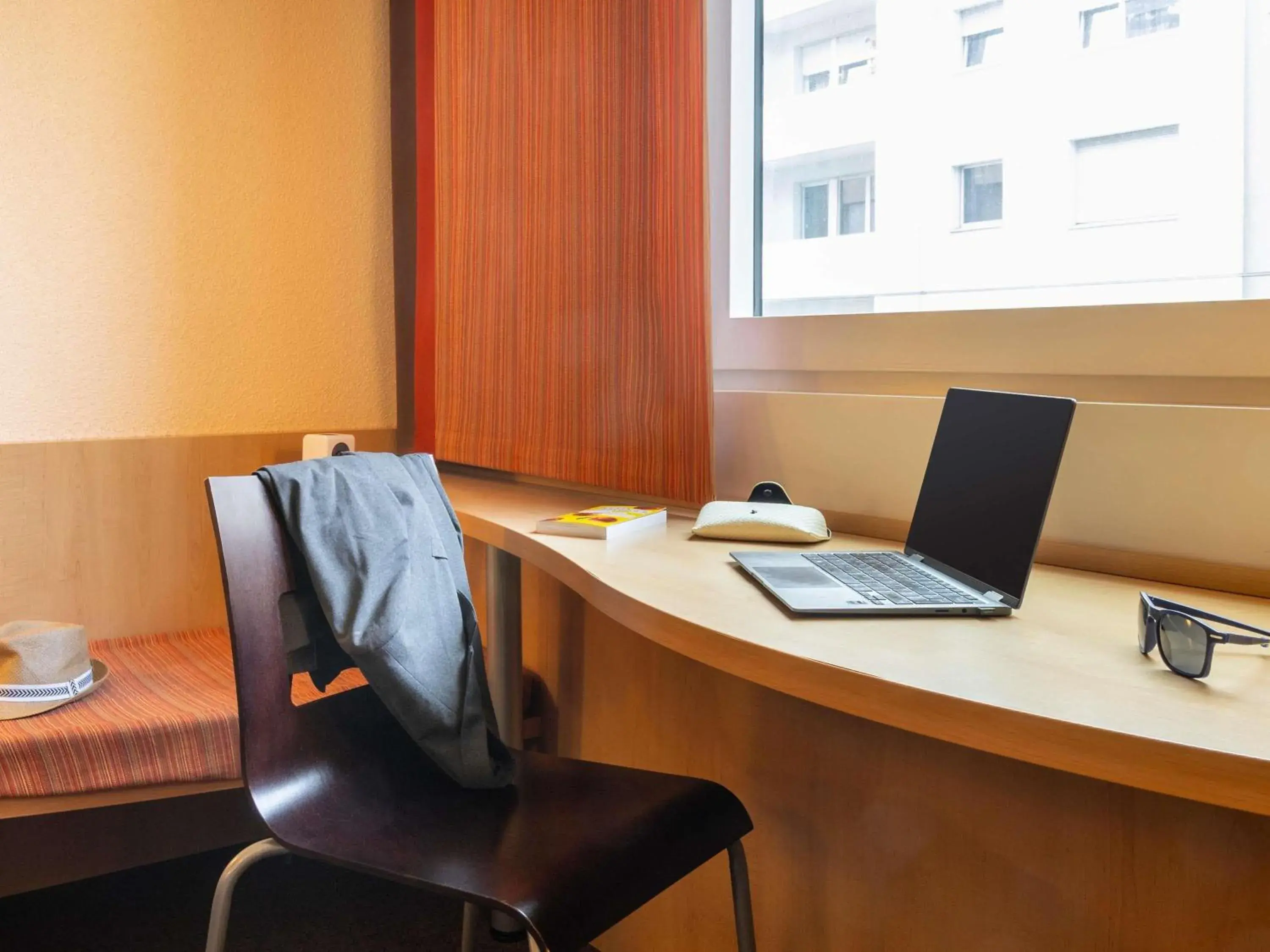 Bedroom in ibis Basel Bahnhof Bedroom in ibis Basel Bahnhof