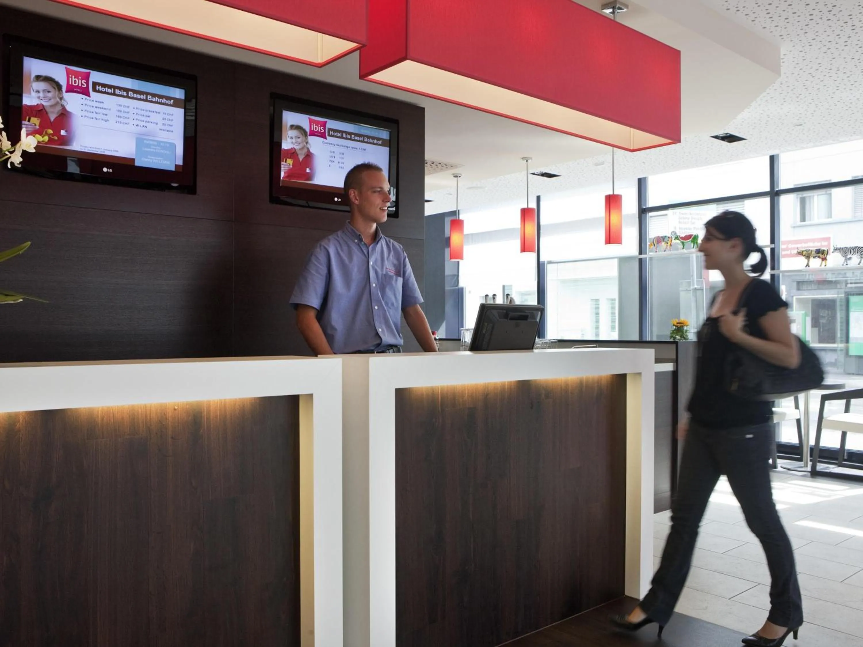 Bedroom in ibis Basel Bahnhof