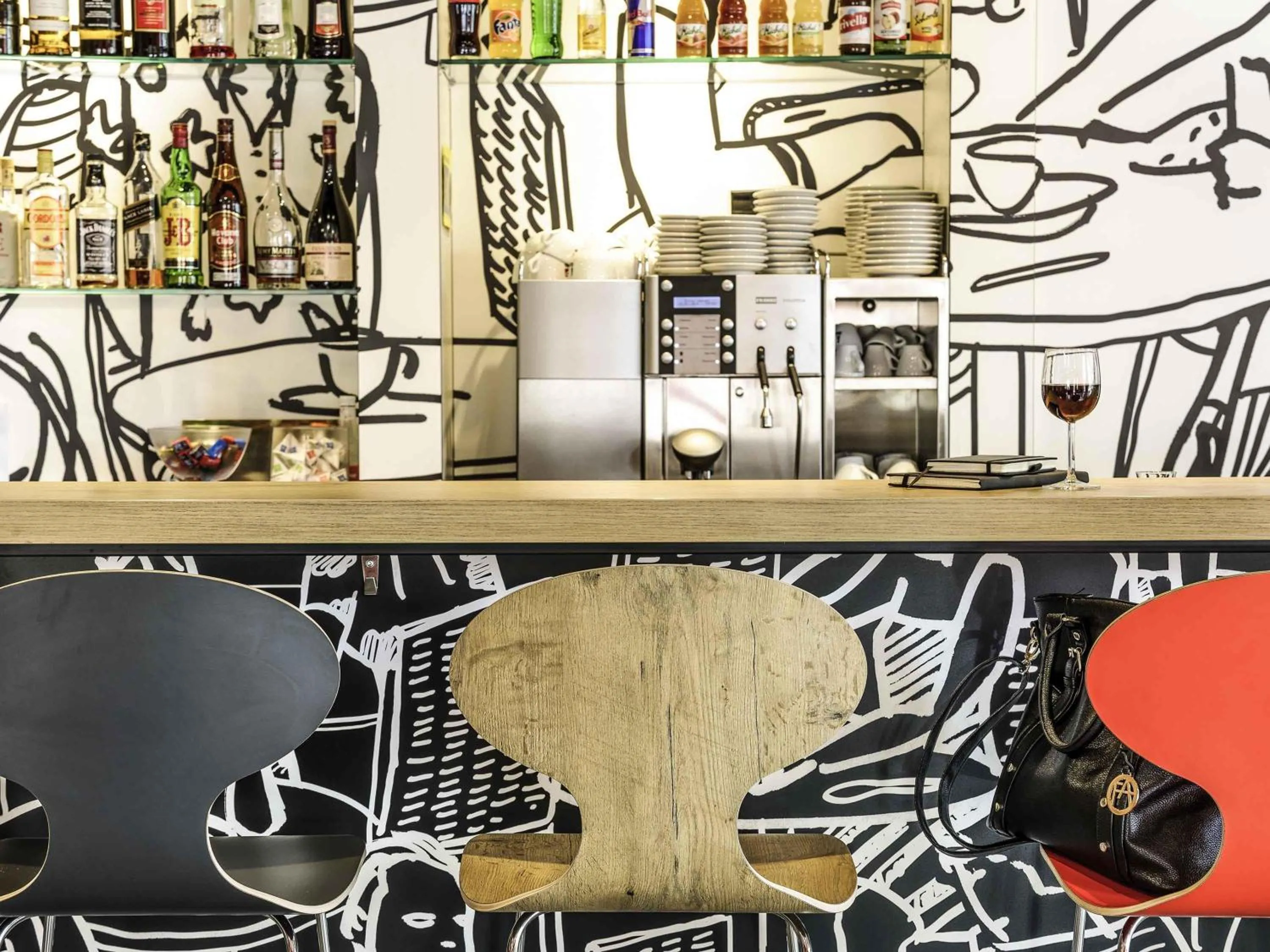 Lounge or bar in ibis Bern Expo