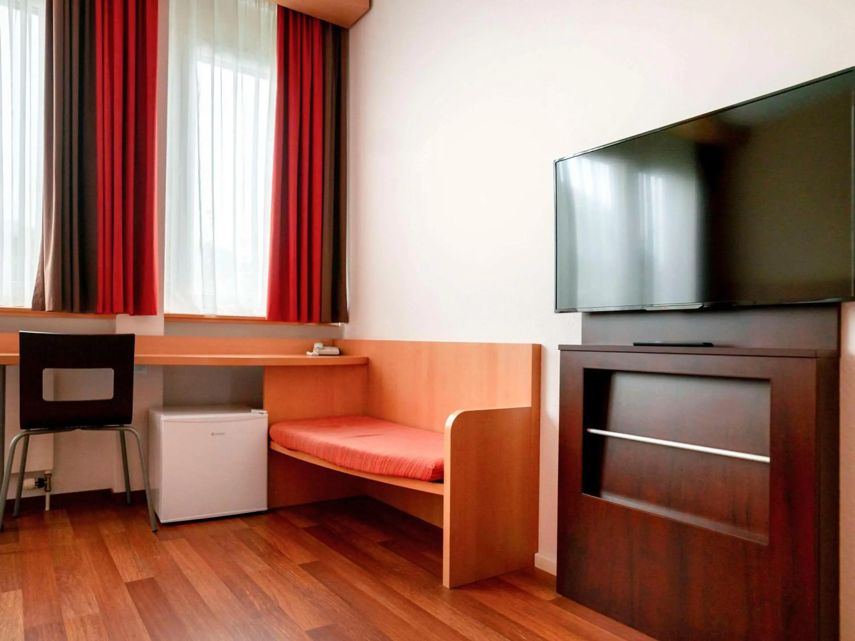 Bedroom in ibis Luzern Kriens Bedroom in ibis Luzern Kriens