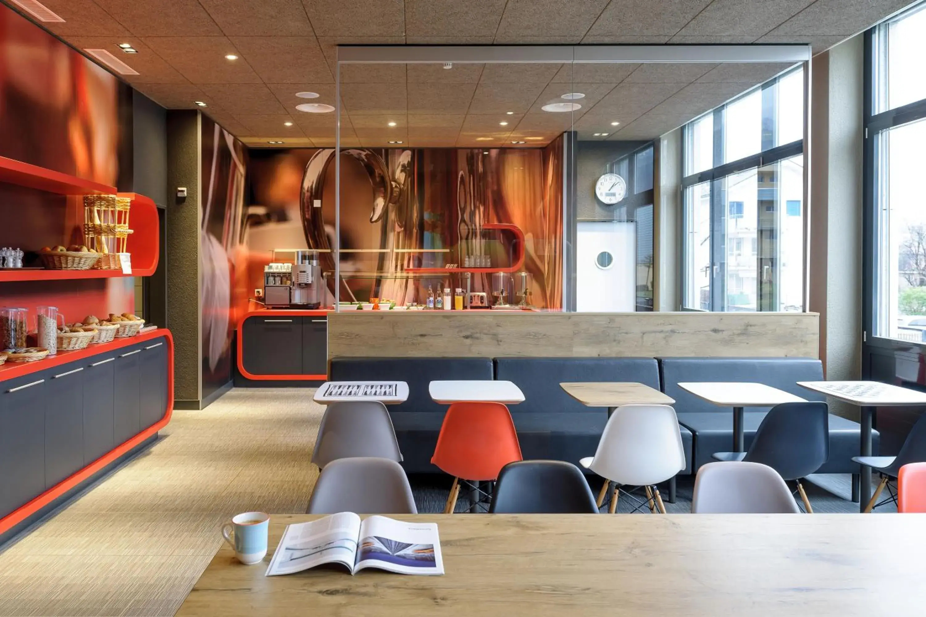 Restaurant/places to eat in ibis Luzern Kriens Restaurant/places to eat in ibis Luzern Kriens