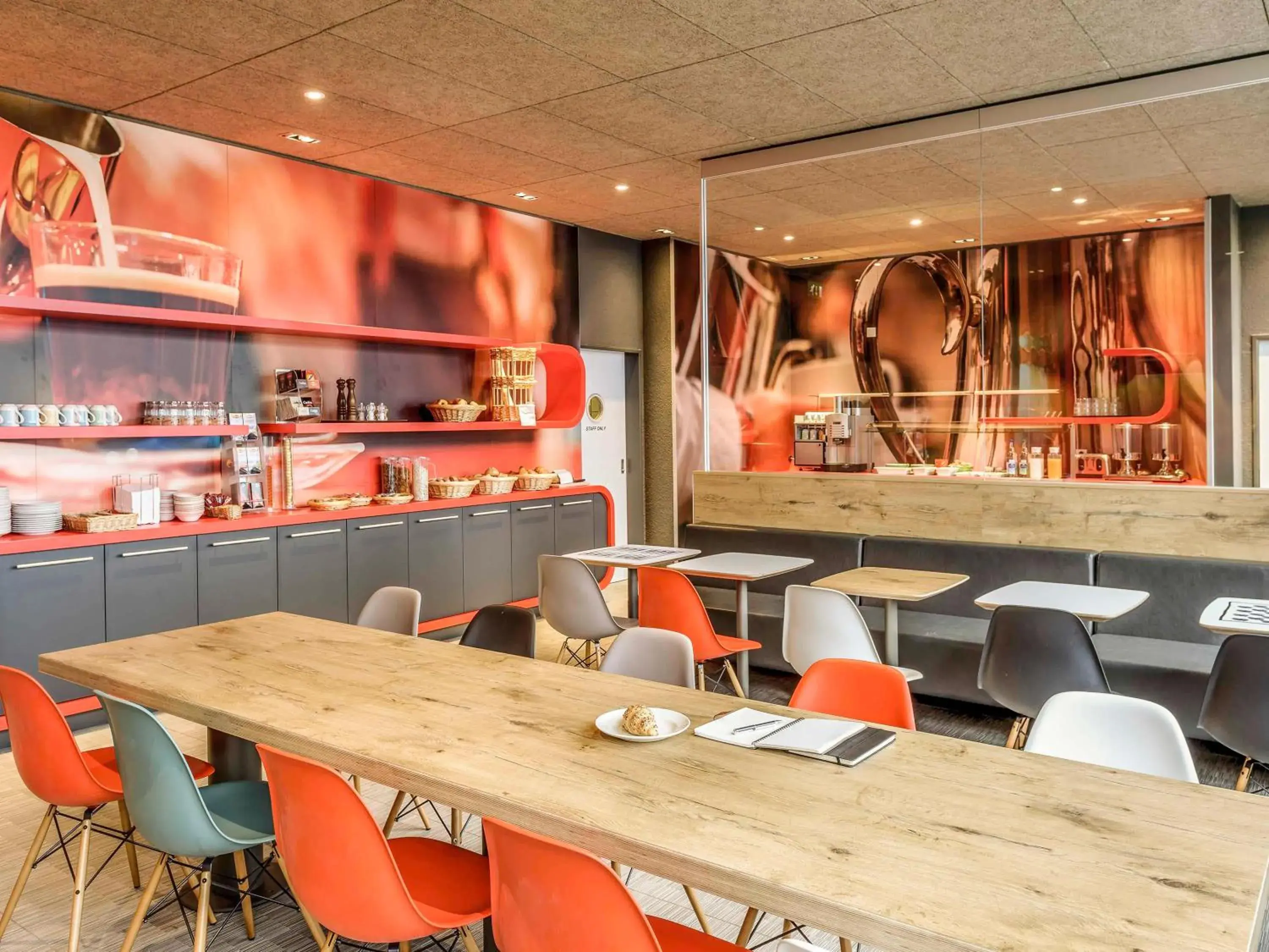 Restaurant/places to eat in ibis Luzern Kriens Restaurant/places to eat in ibis Luzern Kriens