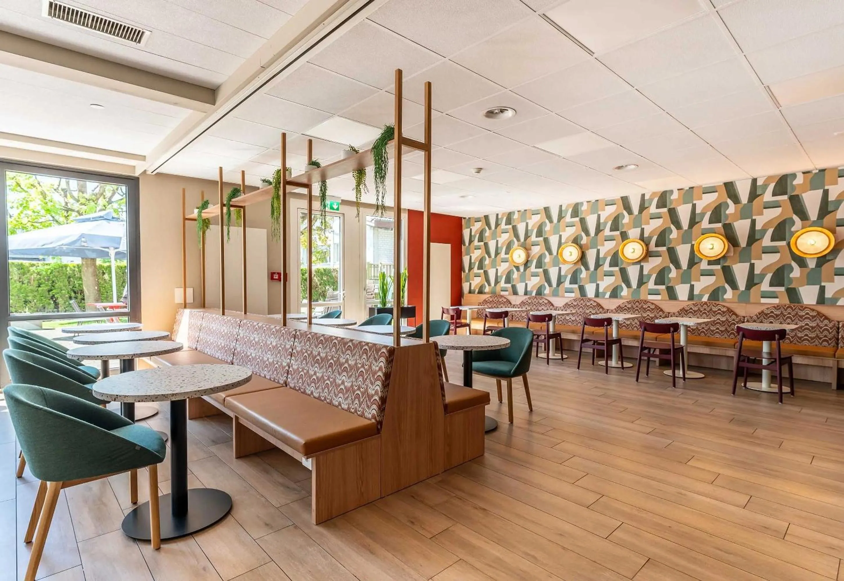 Lobby or reception in B&B HOTEL Rothrist Olten