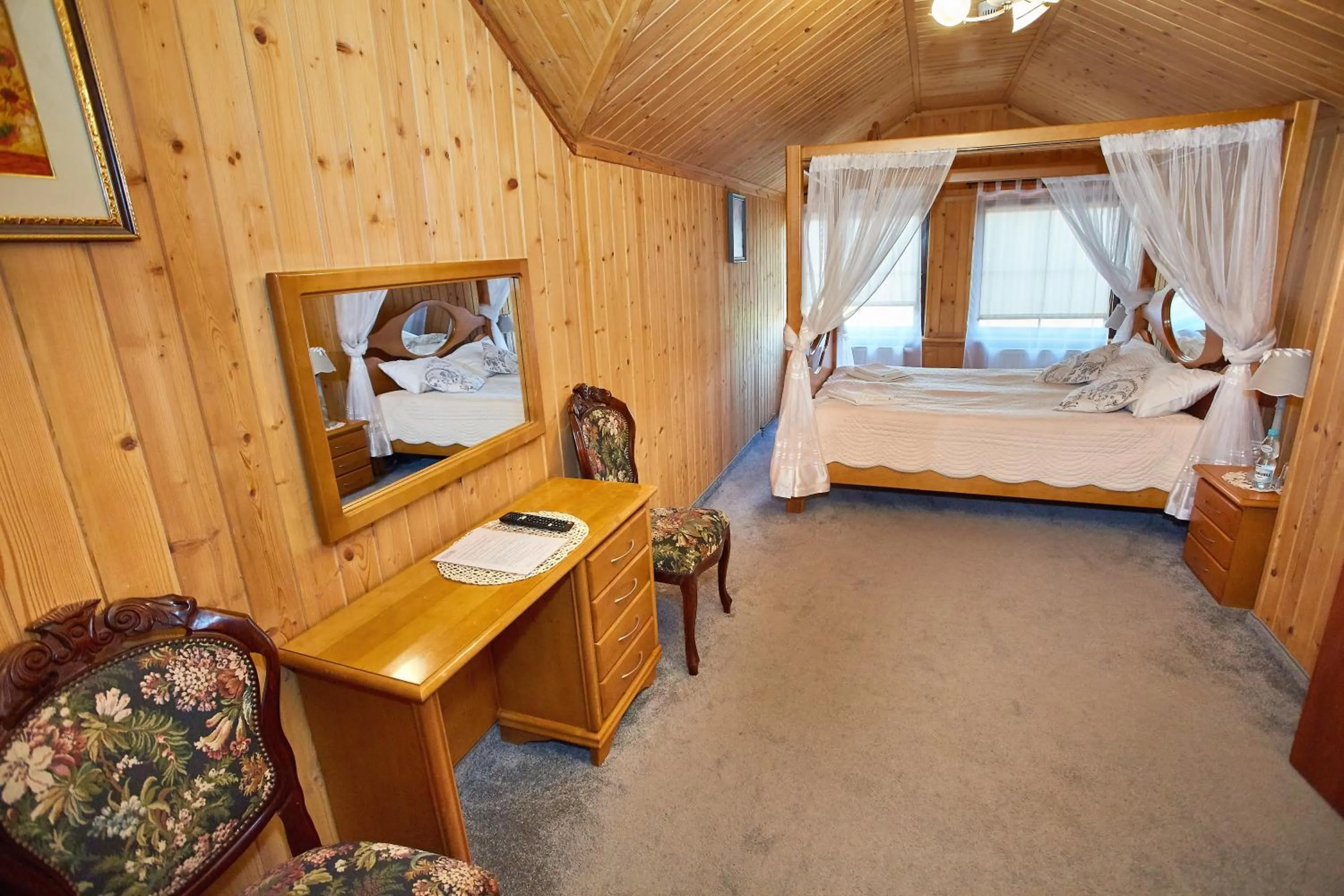 Bed in Karczma Pod Topolami