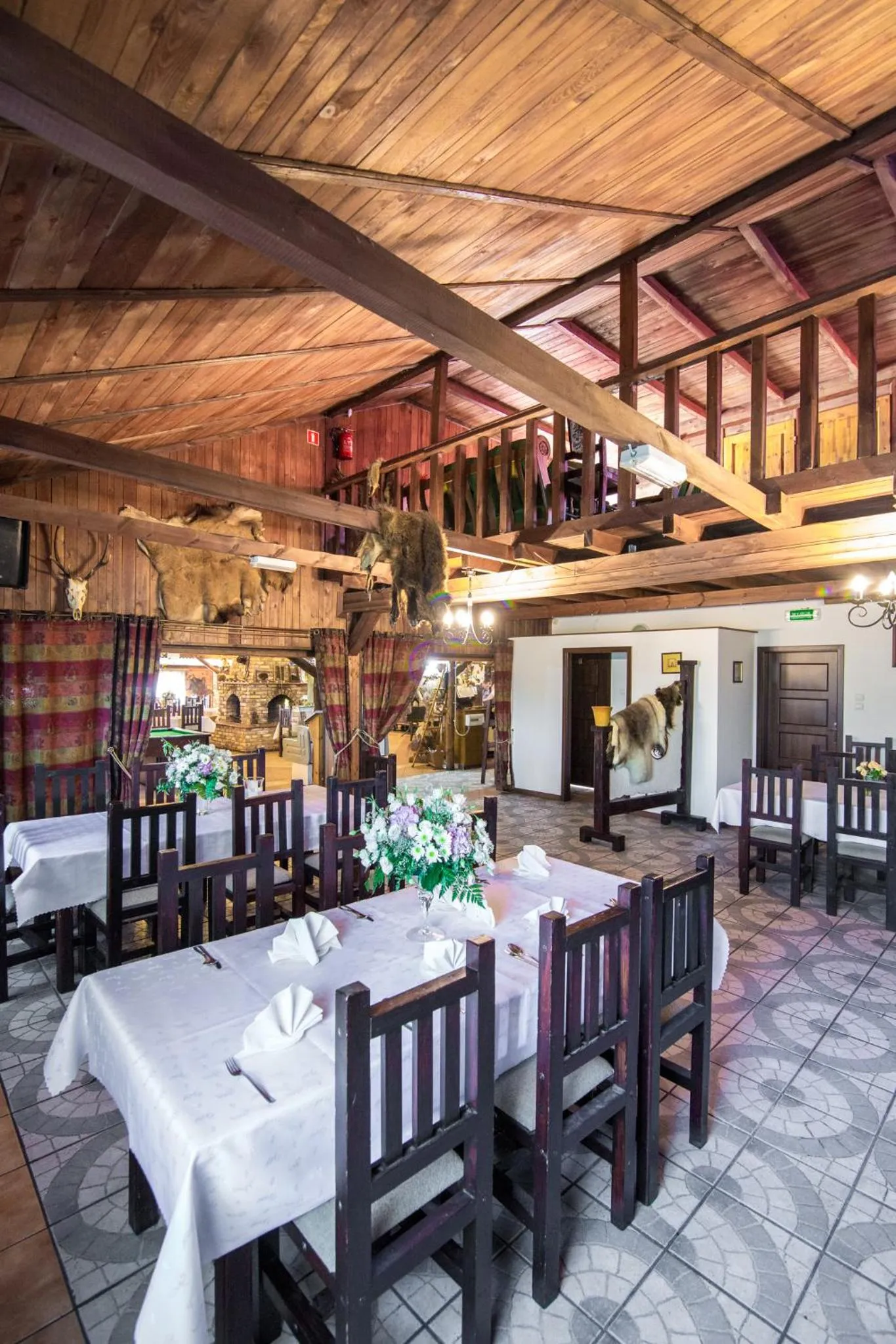 Restaurant/places to eat in Karczma Pod Topolami