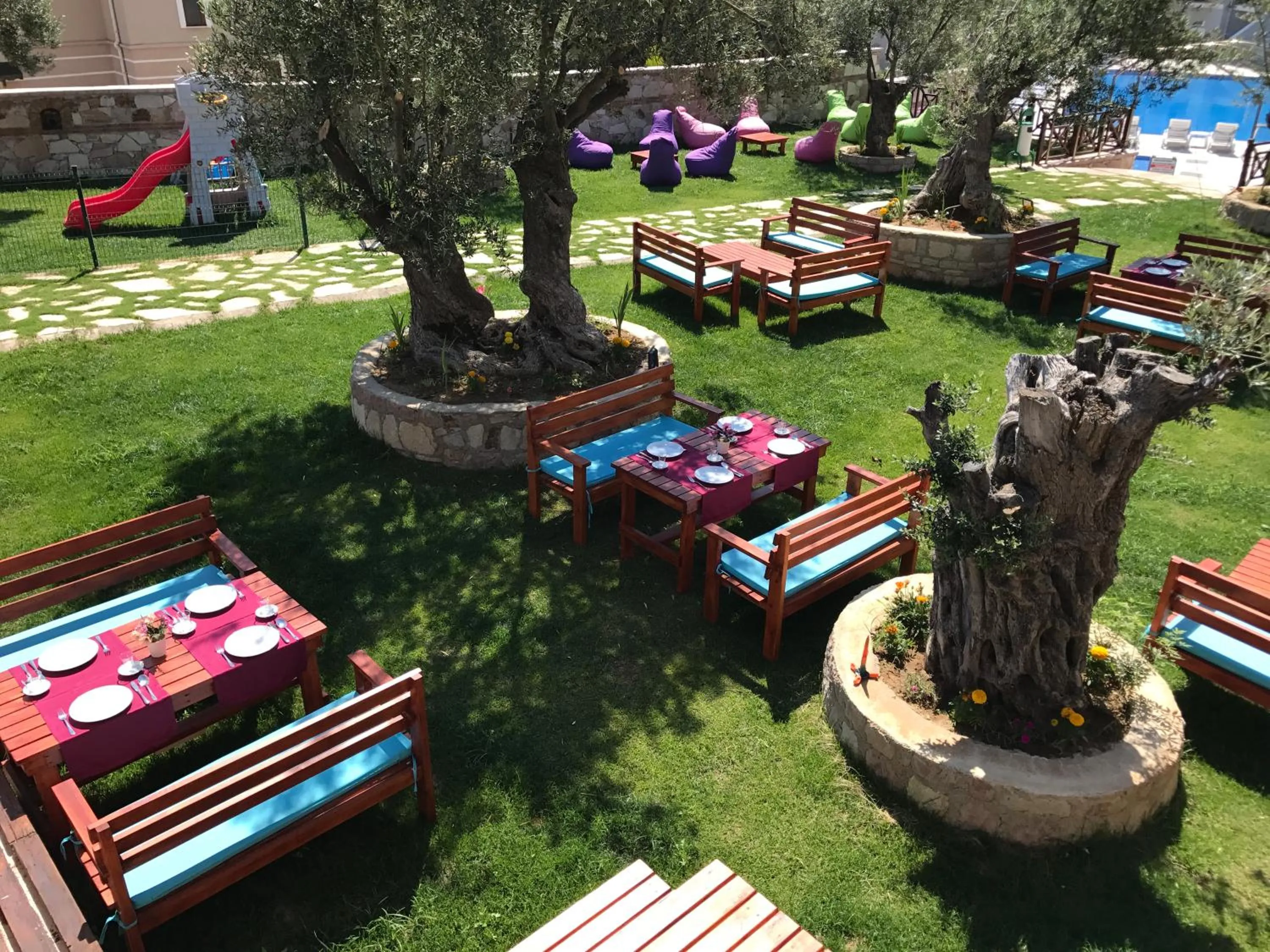 Garden in Elisa Hotel