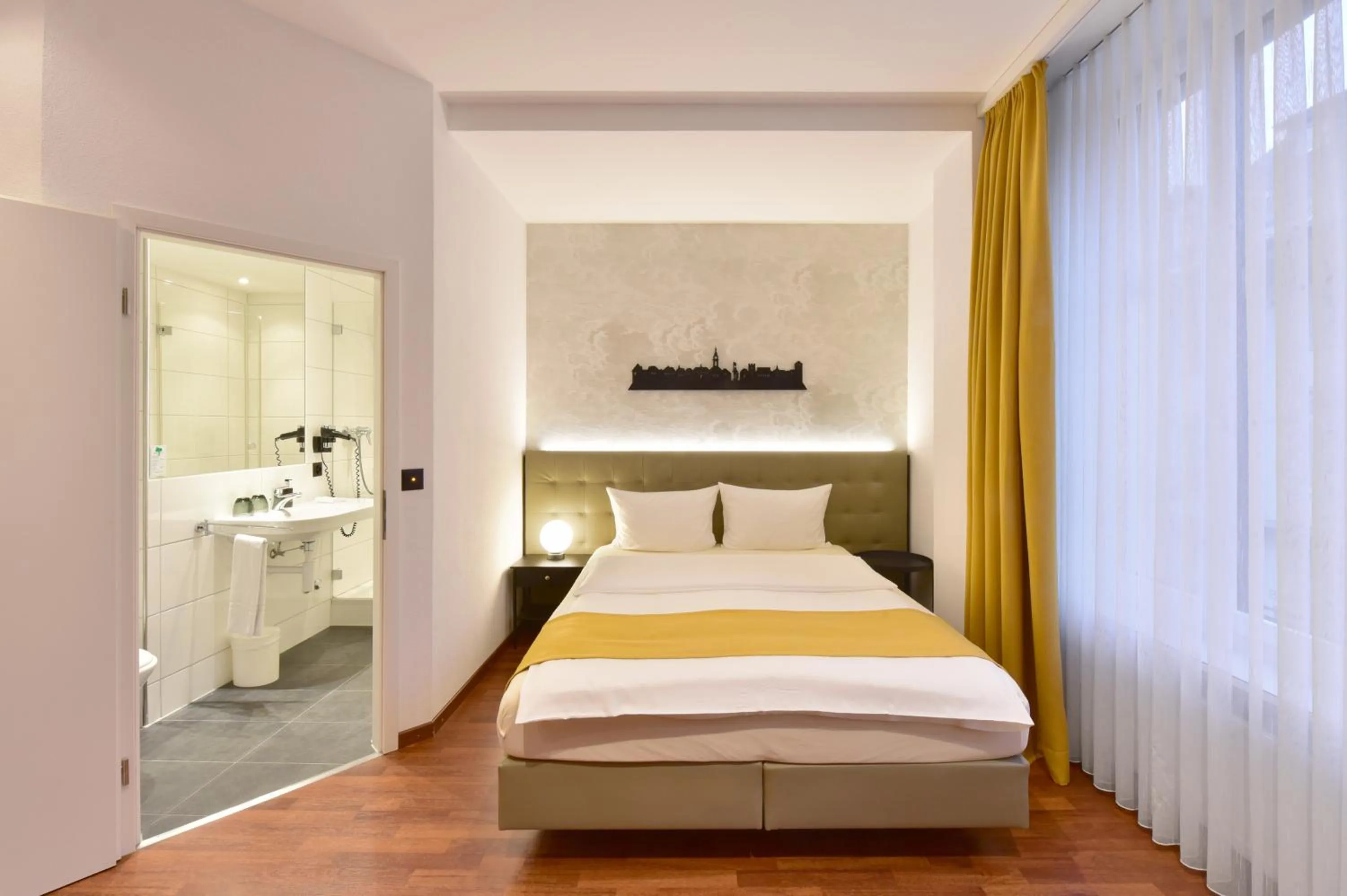 Photo of the whole room, Bed in Hotel Engel