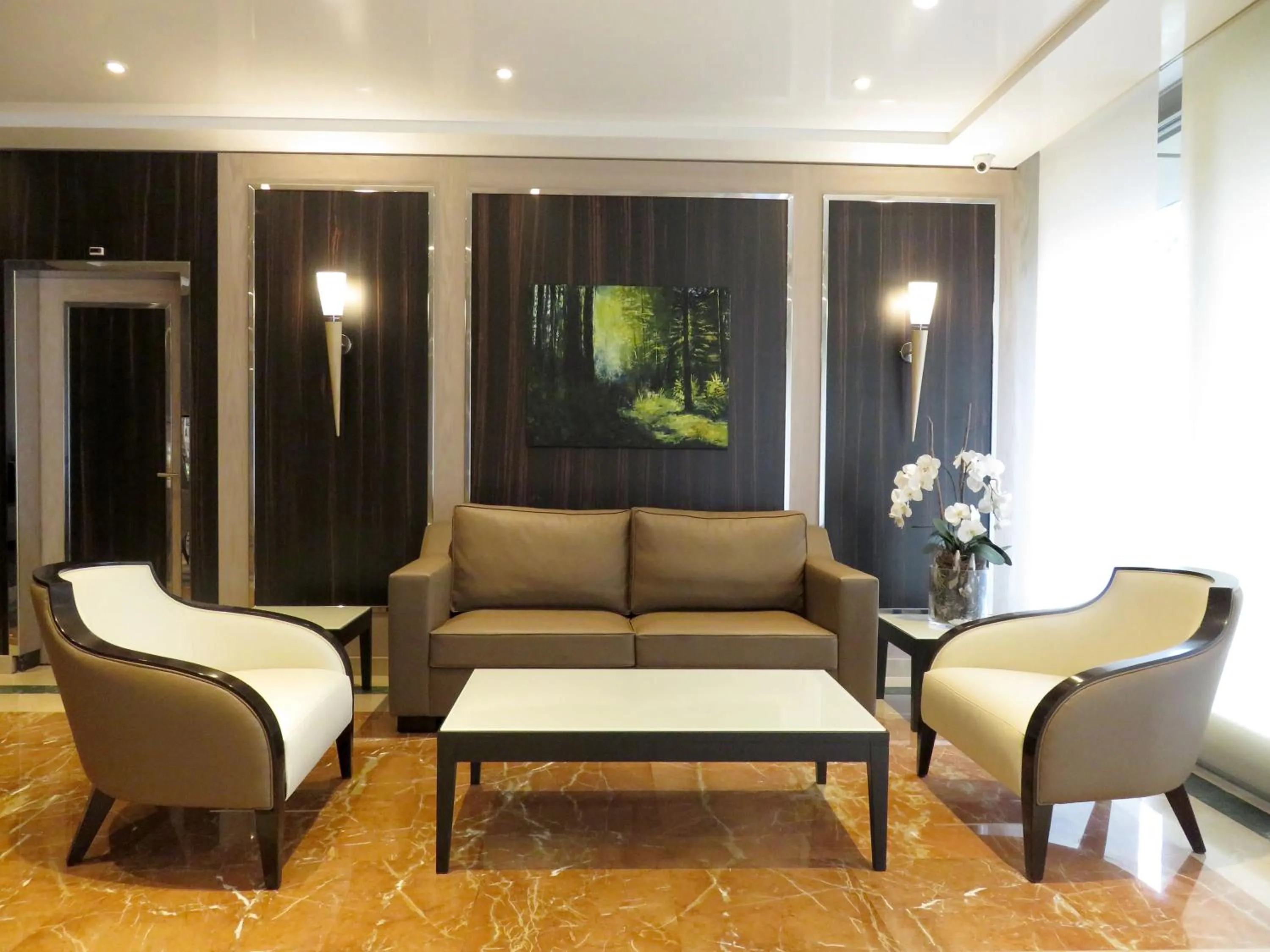 Lobby or reception in Nash Airport Hotel