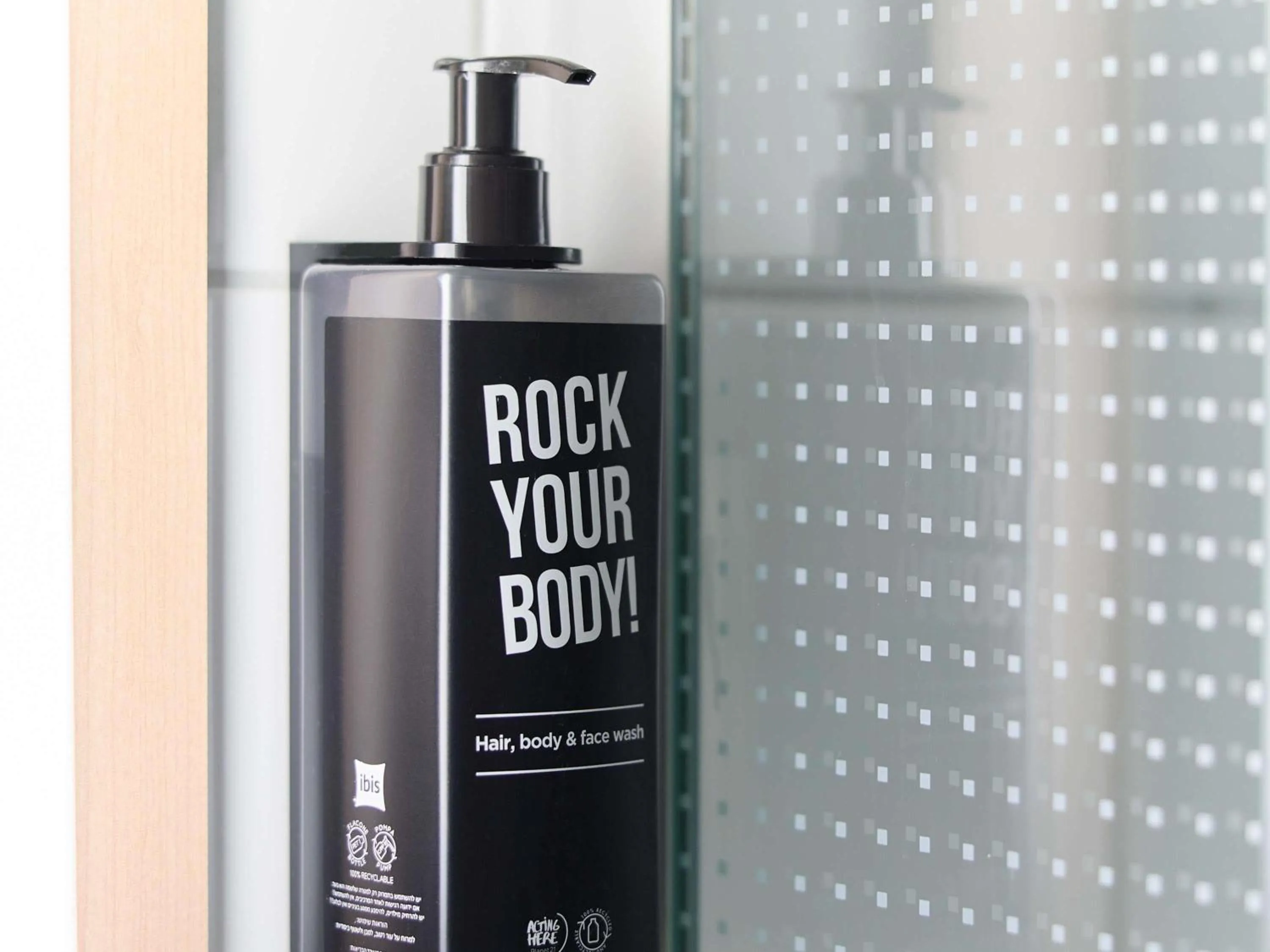 Bedroom in ibis Baar Zug