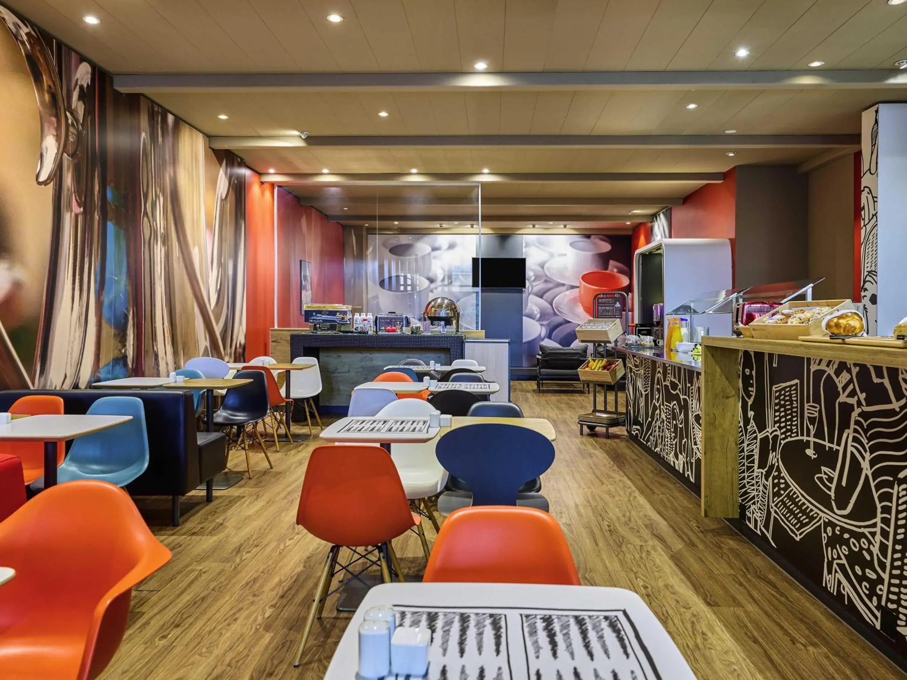 Lounge or bar in ibis Baar Zug Lounge or bar in ibis Baar Zug