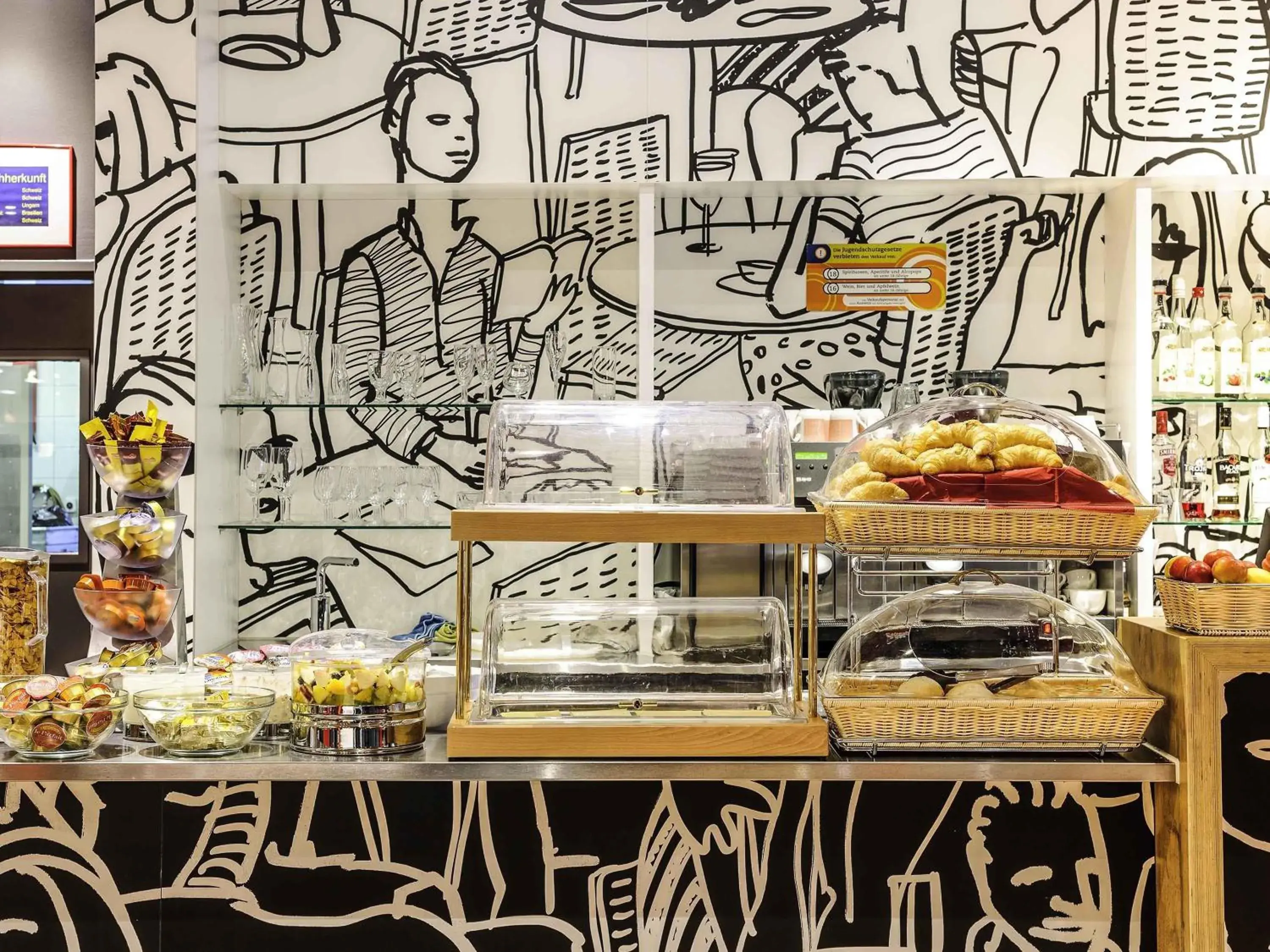 Lounge or bar in ibis Baar Zug Lounge or bar in ibis Baar Zug