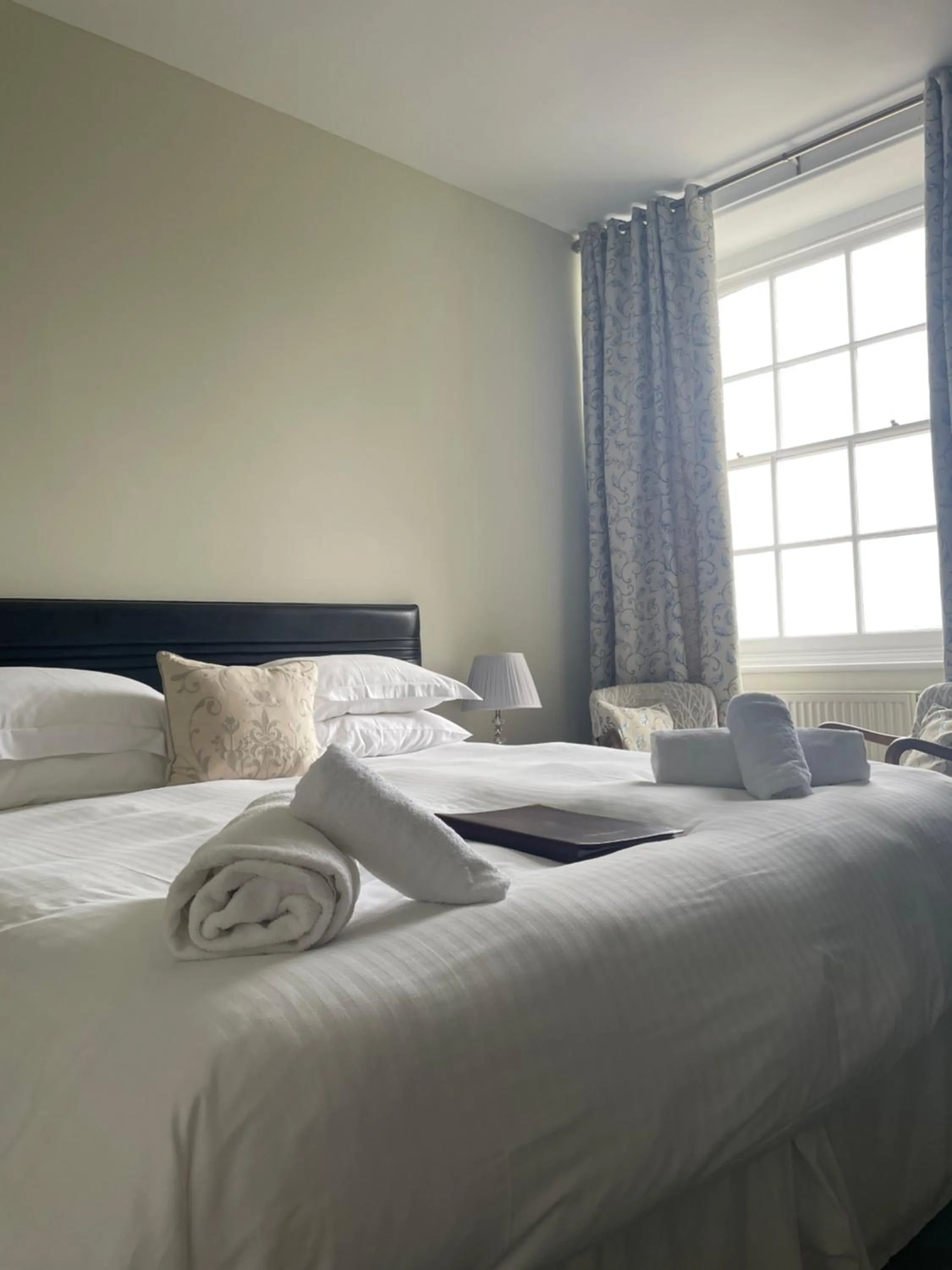 Bed in Trevanger Farm Bed and Breakfast