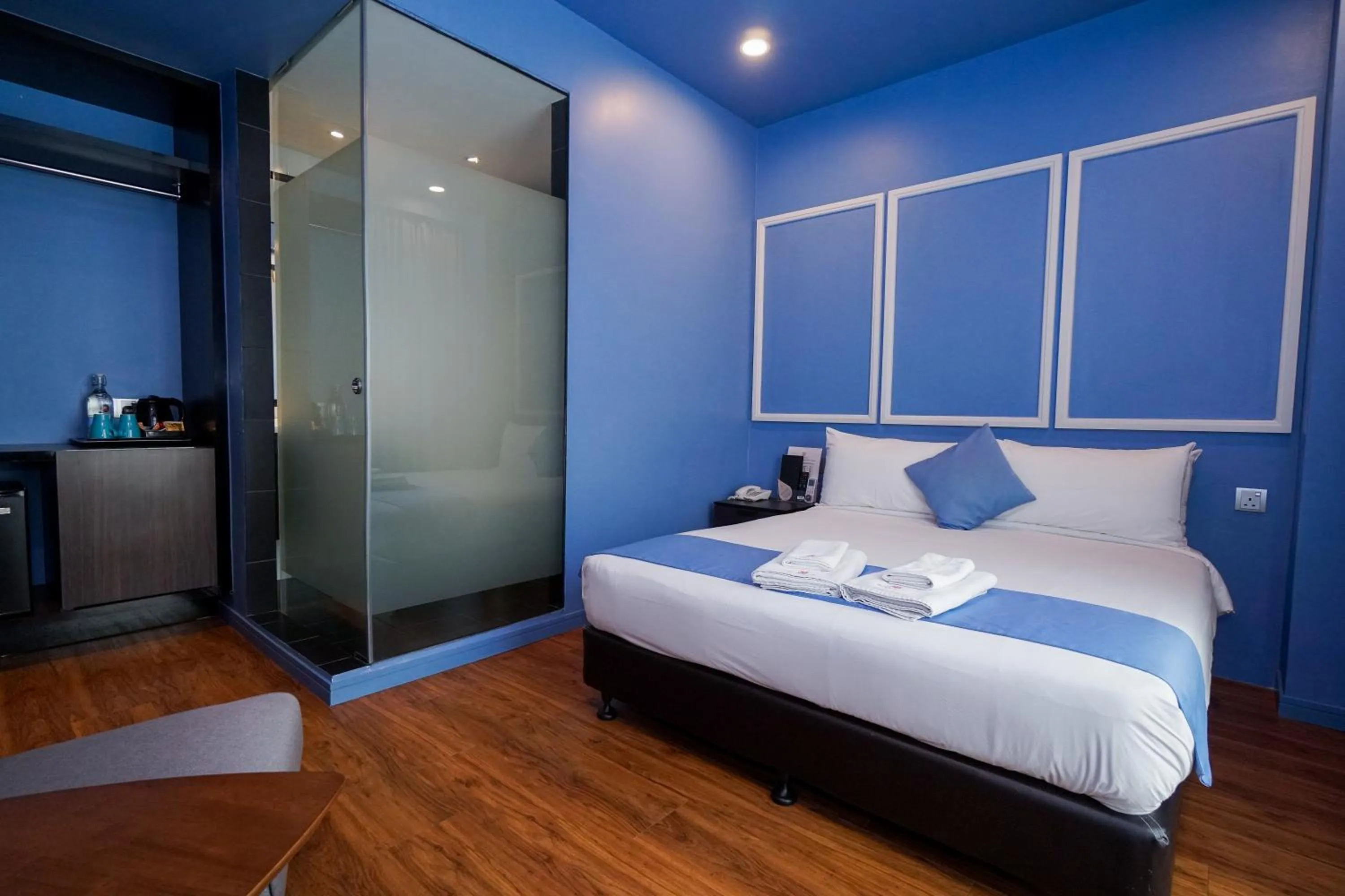 Photo of the whole room, Bed in Bloommaze Boutique Hotel Puchong