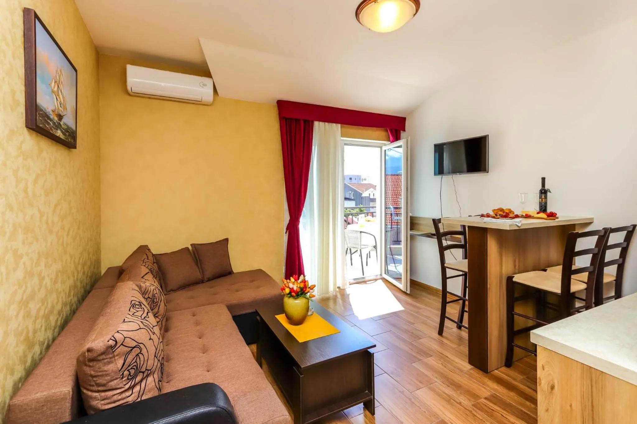 Living room in Aqua Breeze Apartments
