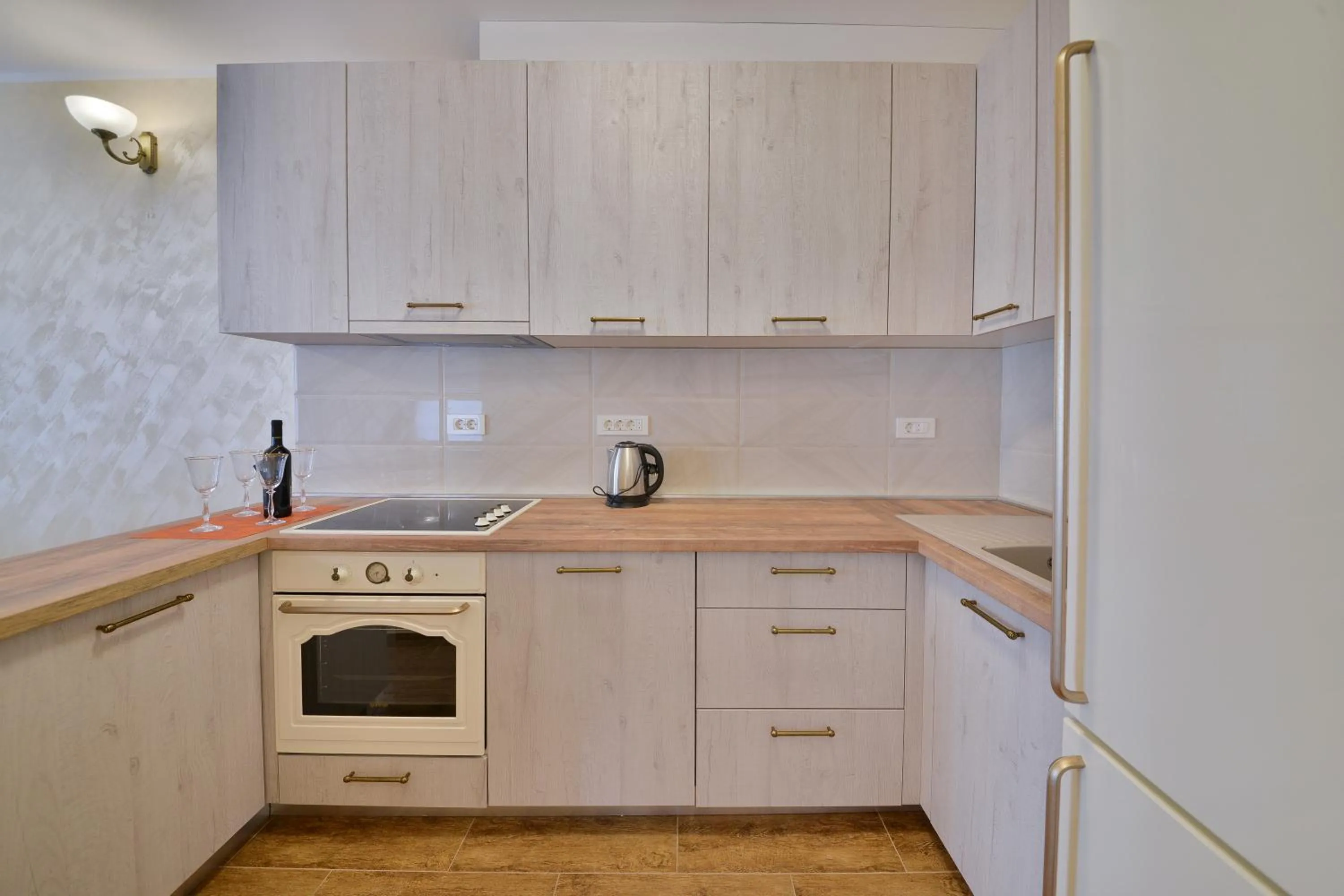 Kitchen or kitchenette in Aqua Breeze Apartments