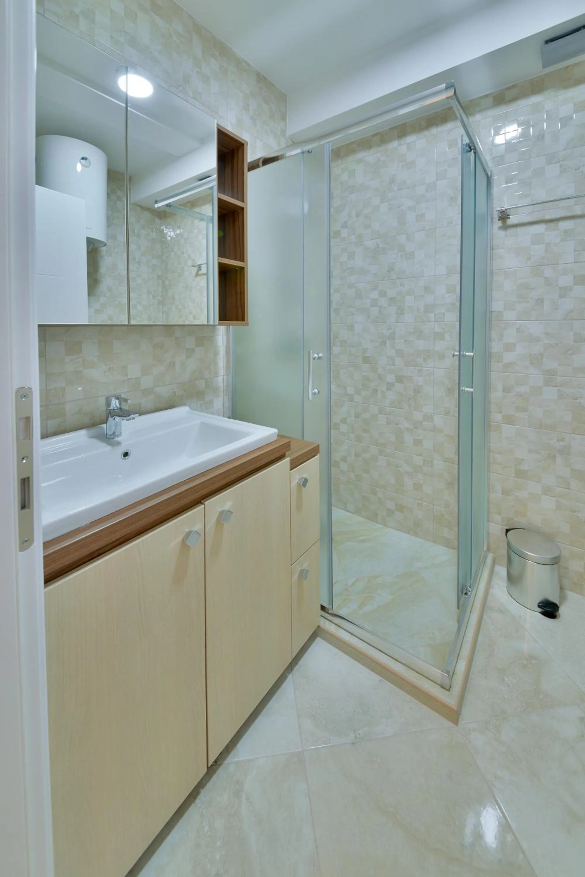 Shower in Aqua Breeze Apartments