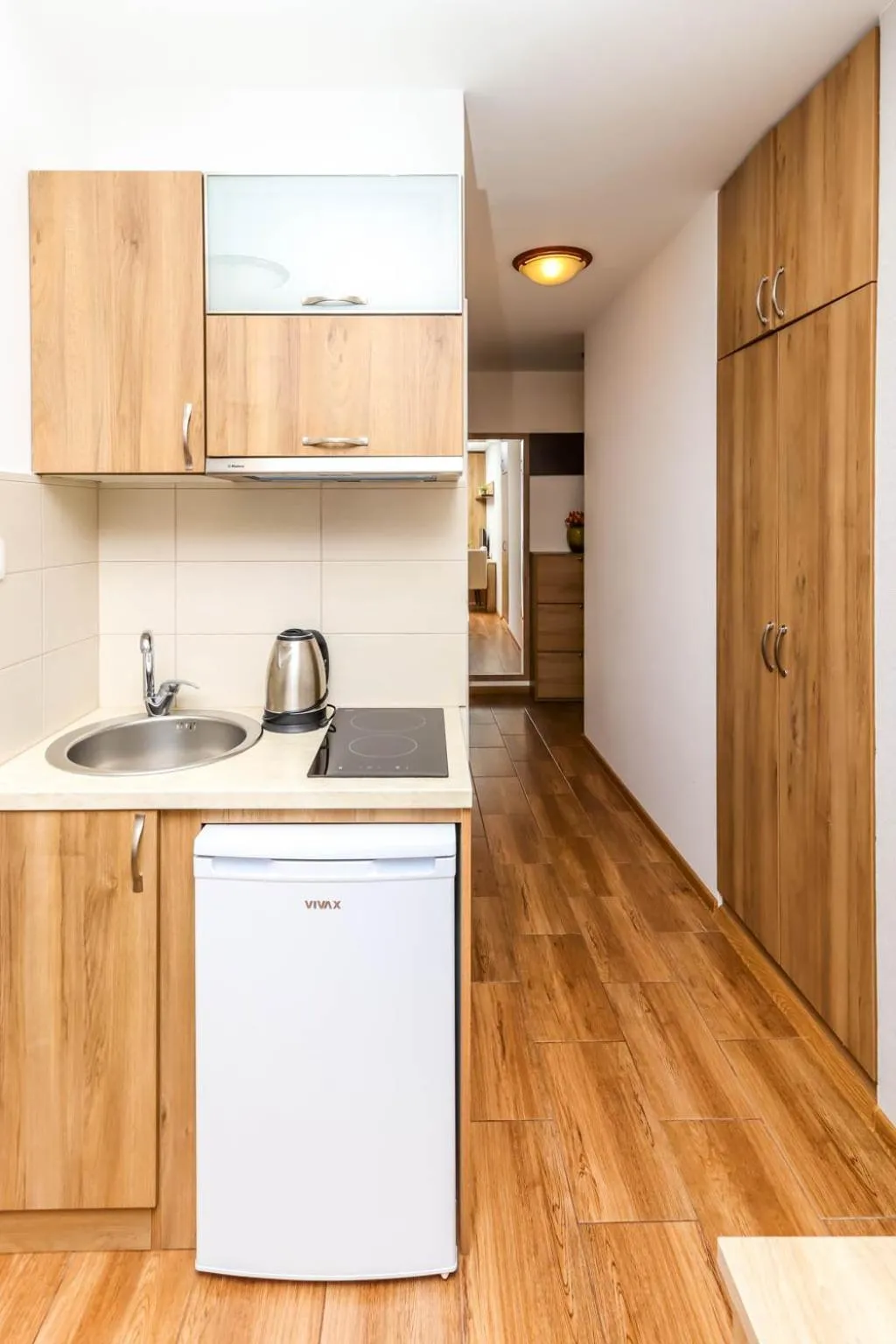 Kitchen or kitchenette in Aqua Breeze Apartments