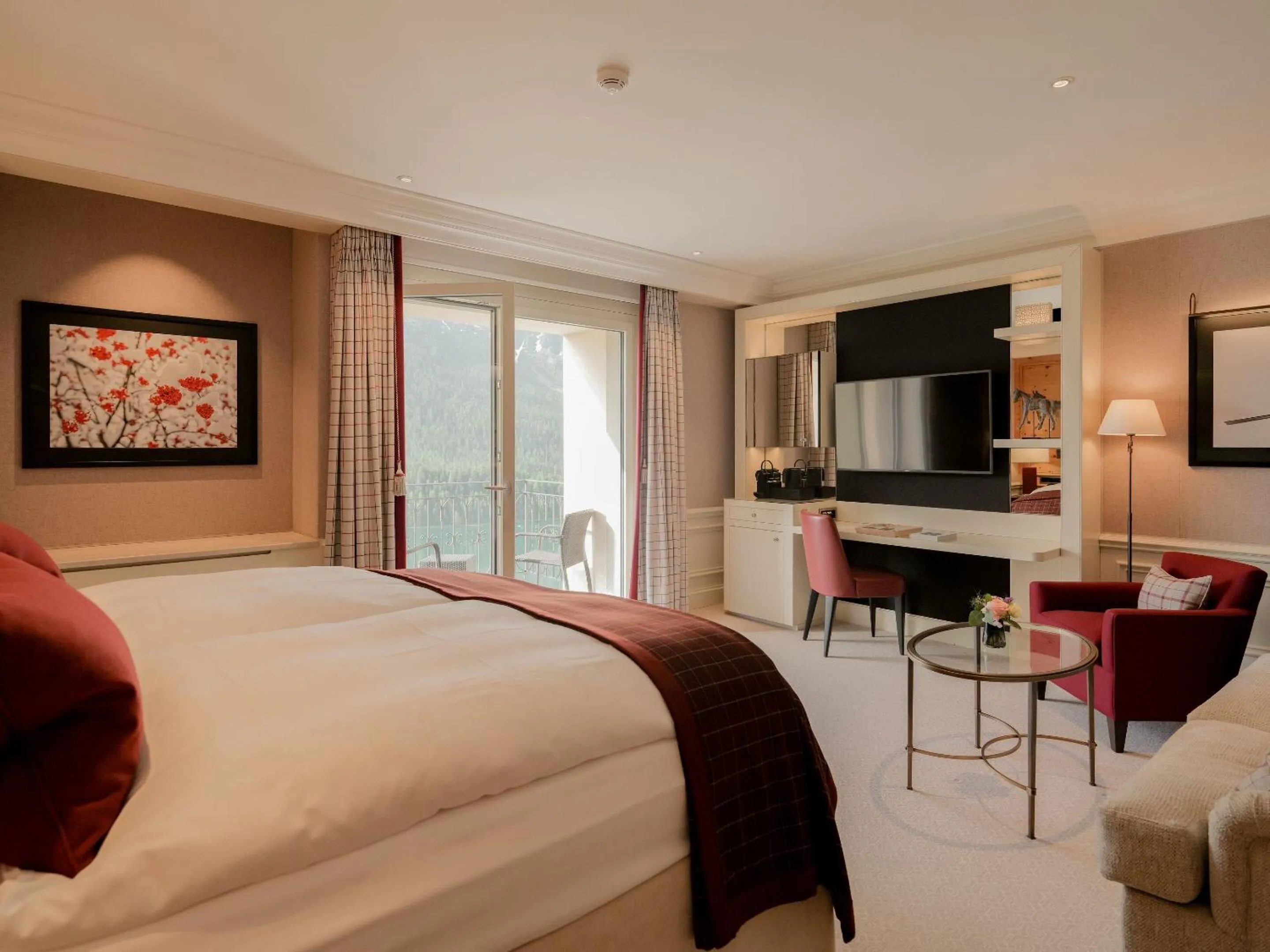 Seating area, Bed in Kulm Hotel St. Moritz