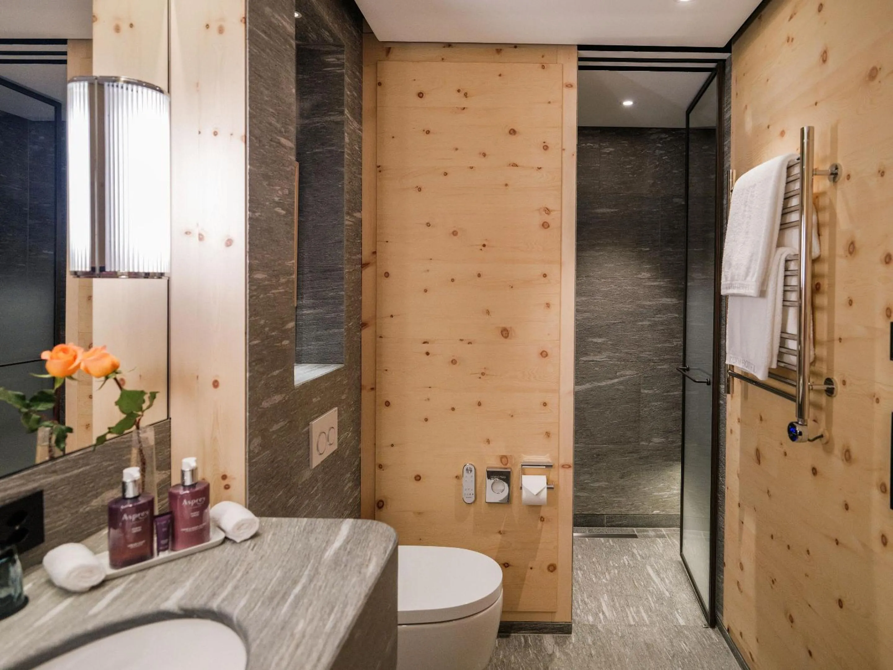 Shower in Kulm Hotel St. Moritz