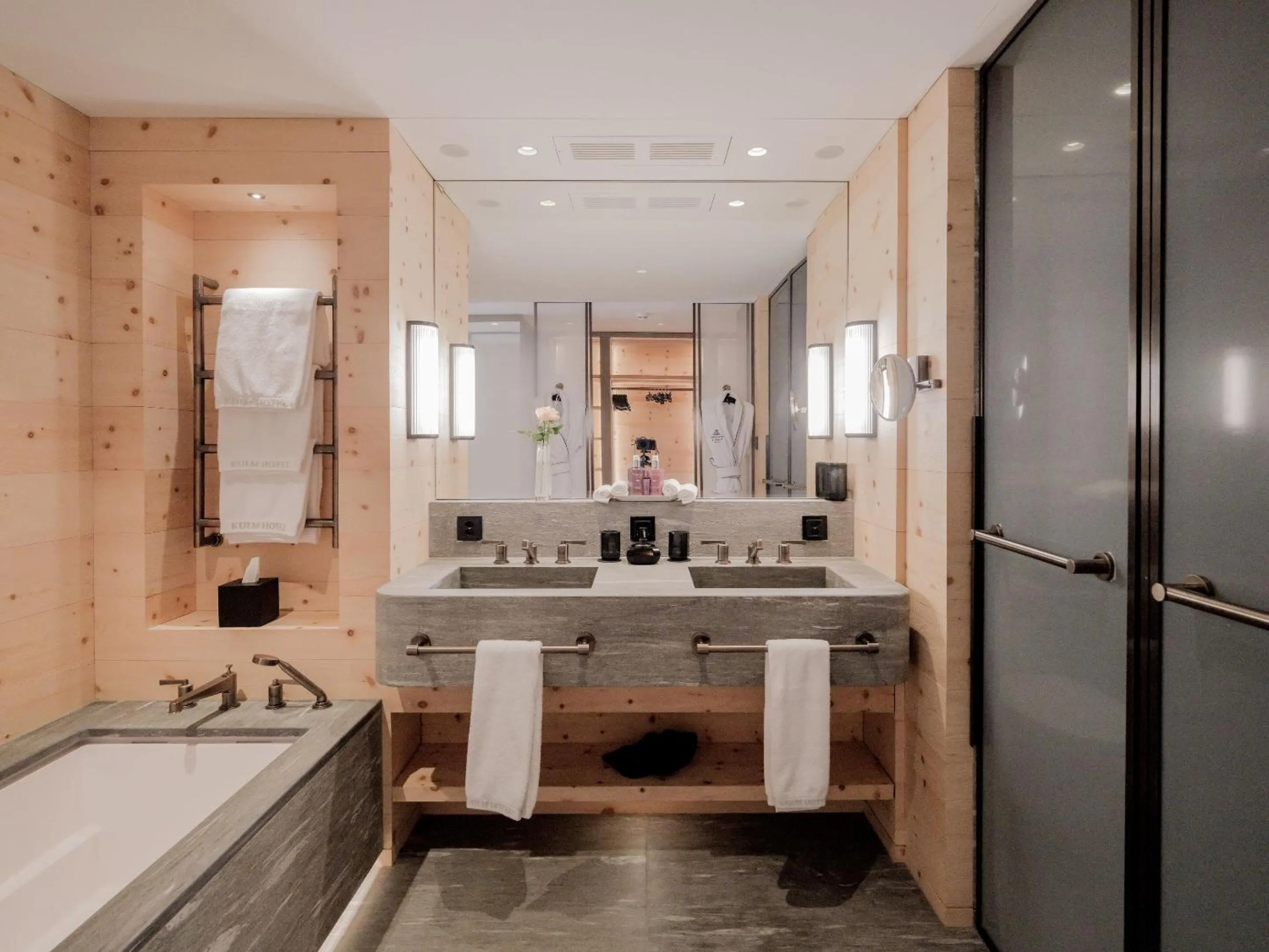 Shower in Kulm Hotel St. Moritz