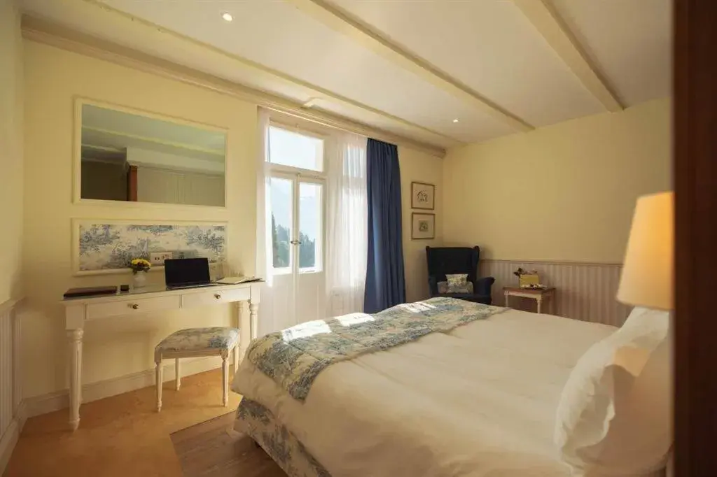 Bed in Hotel Regina Bed in Hotel Regina