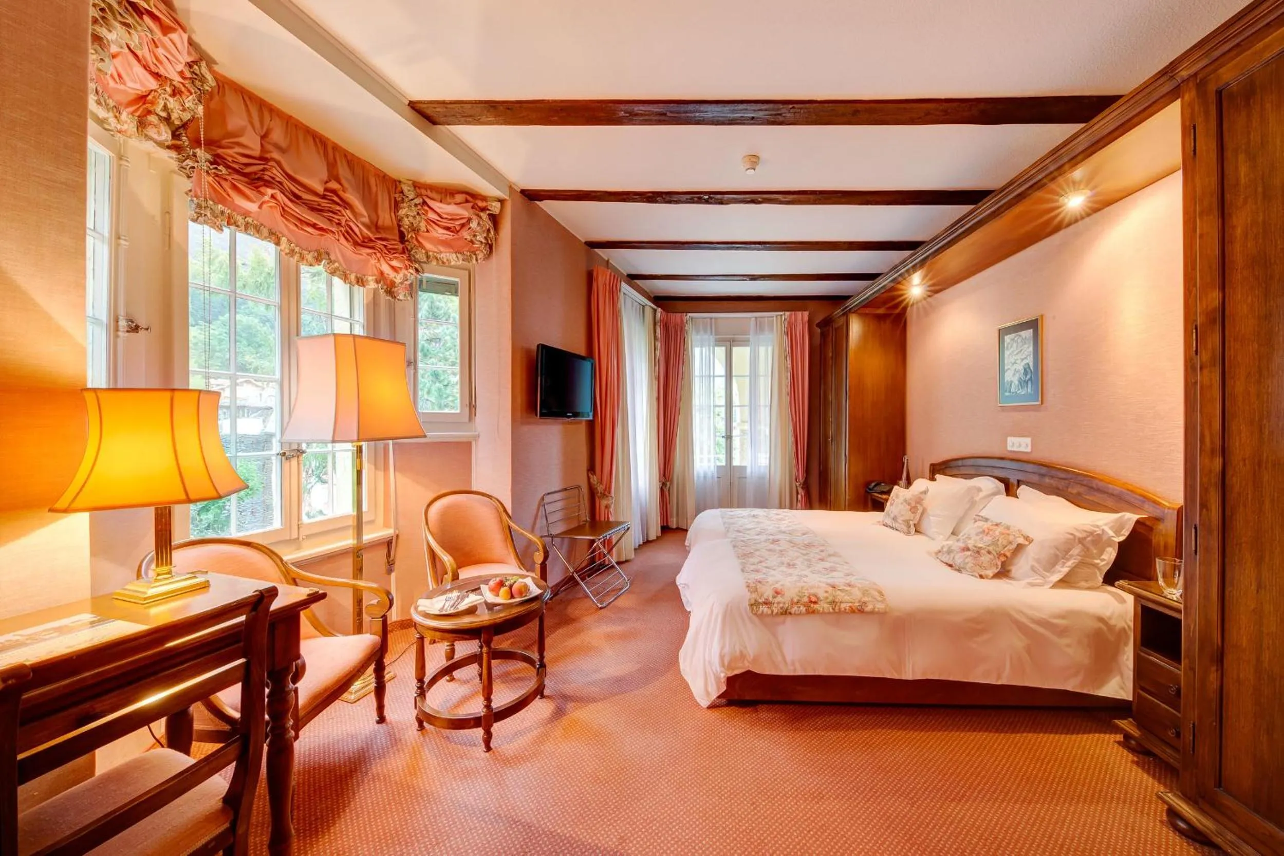 Photo of the whole room, Bed in Hotel Regina