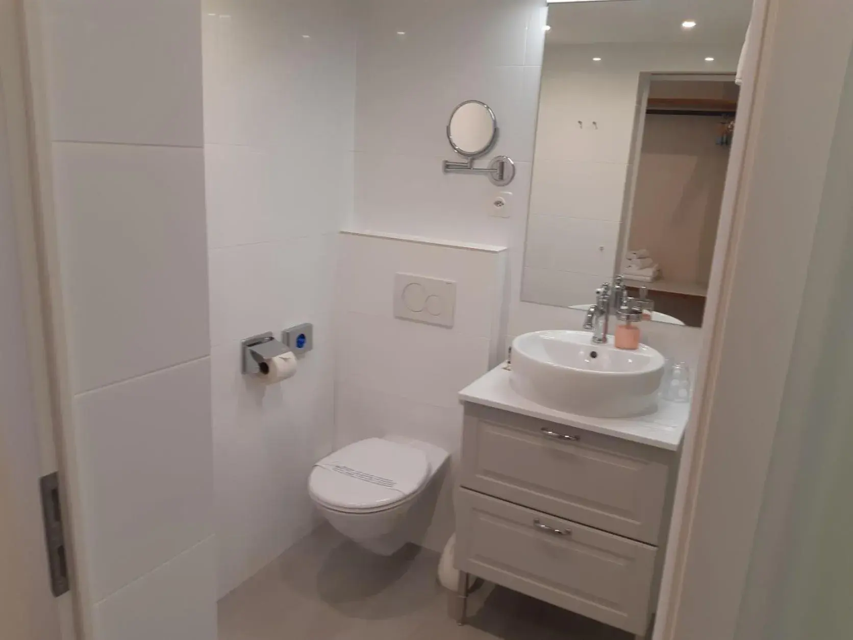 Bathroom in Hotel Regina Bathroom in Hotel Regina