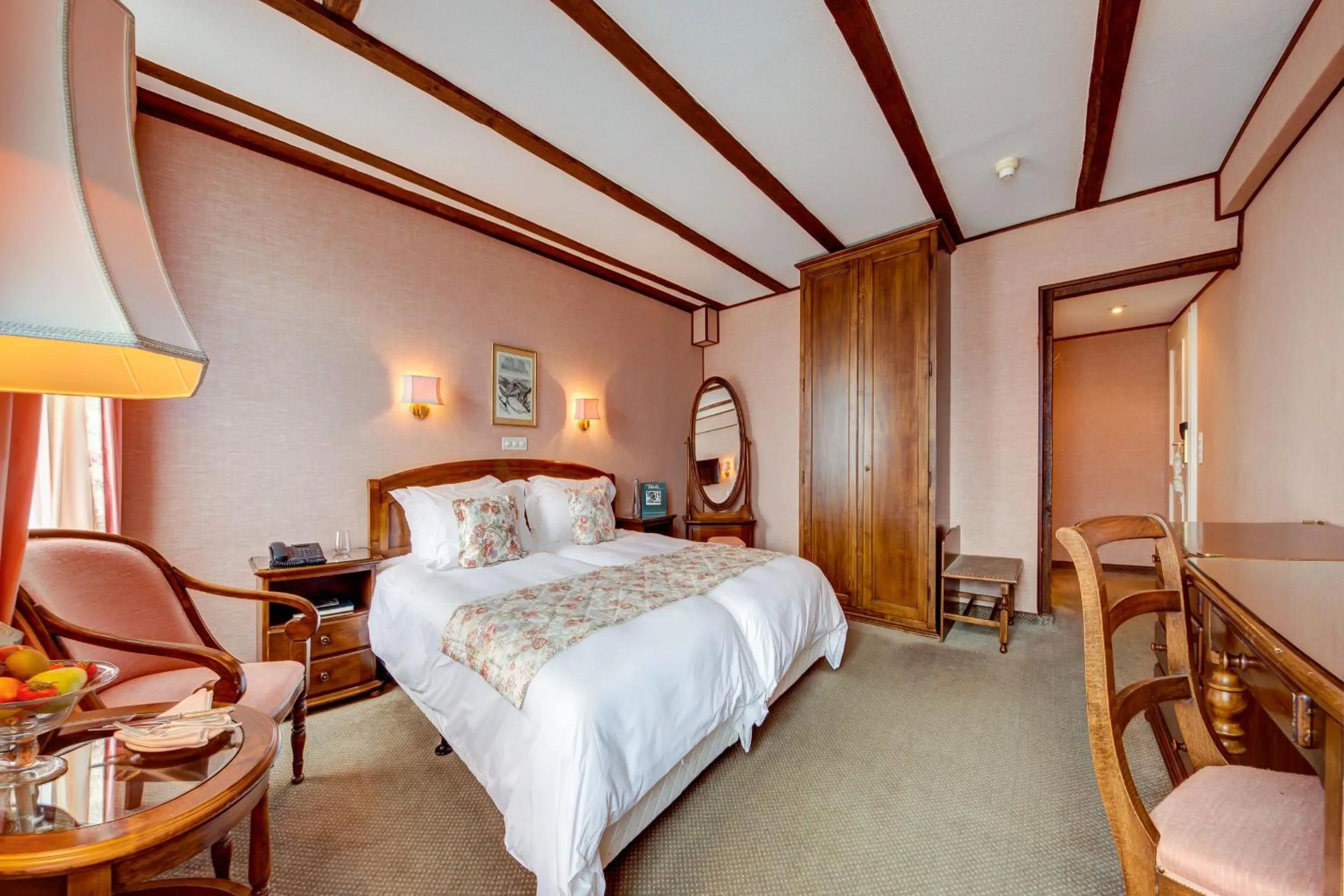 Photo of the whole room, Bed in Hotel Regina