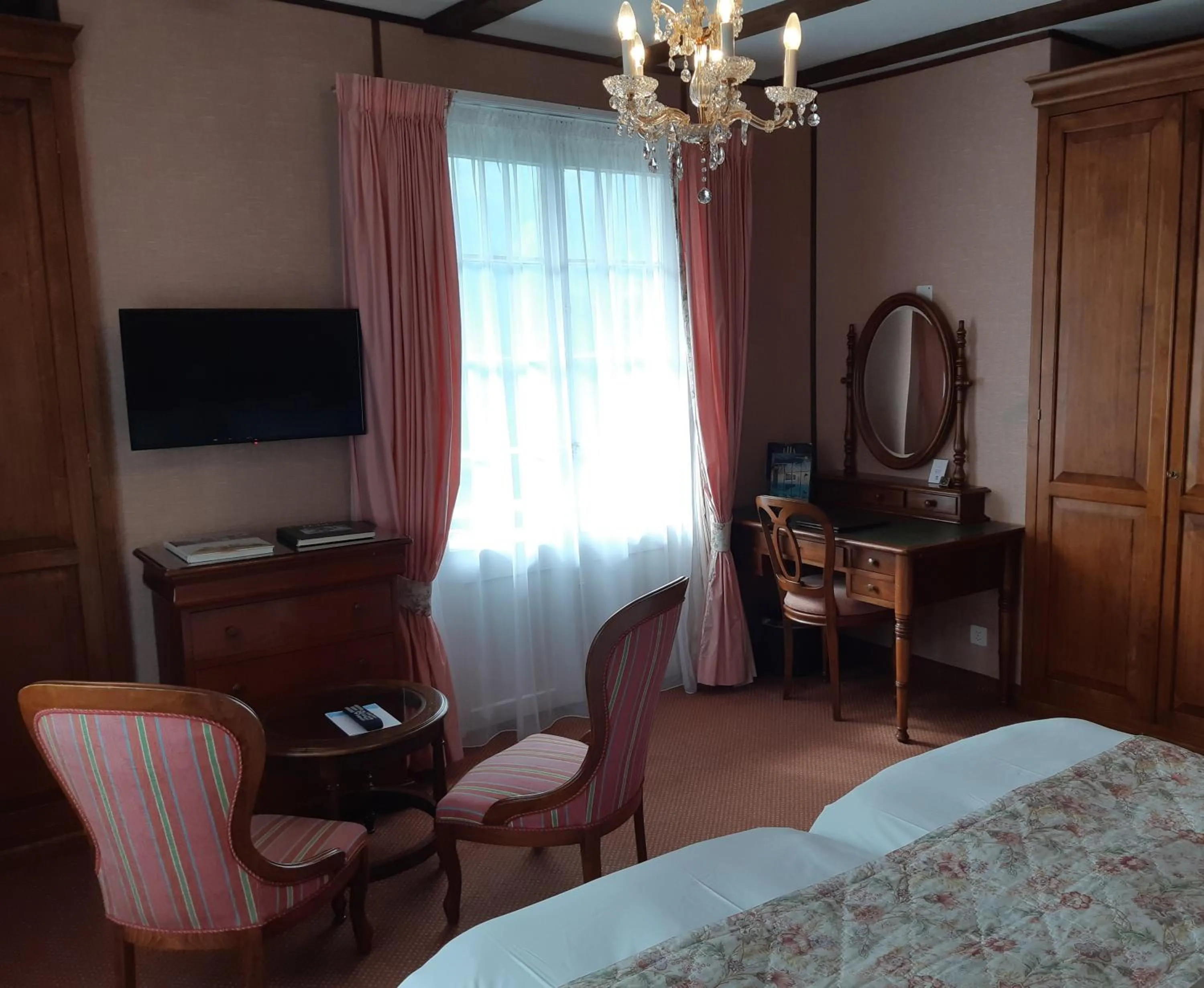 Photo of the whole room, Bed in Hotel Regina