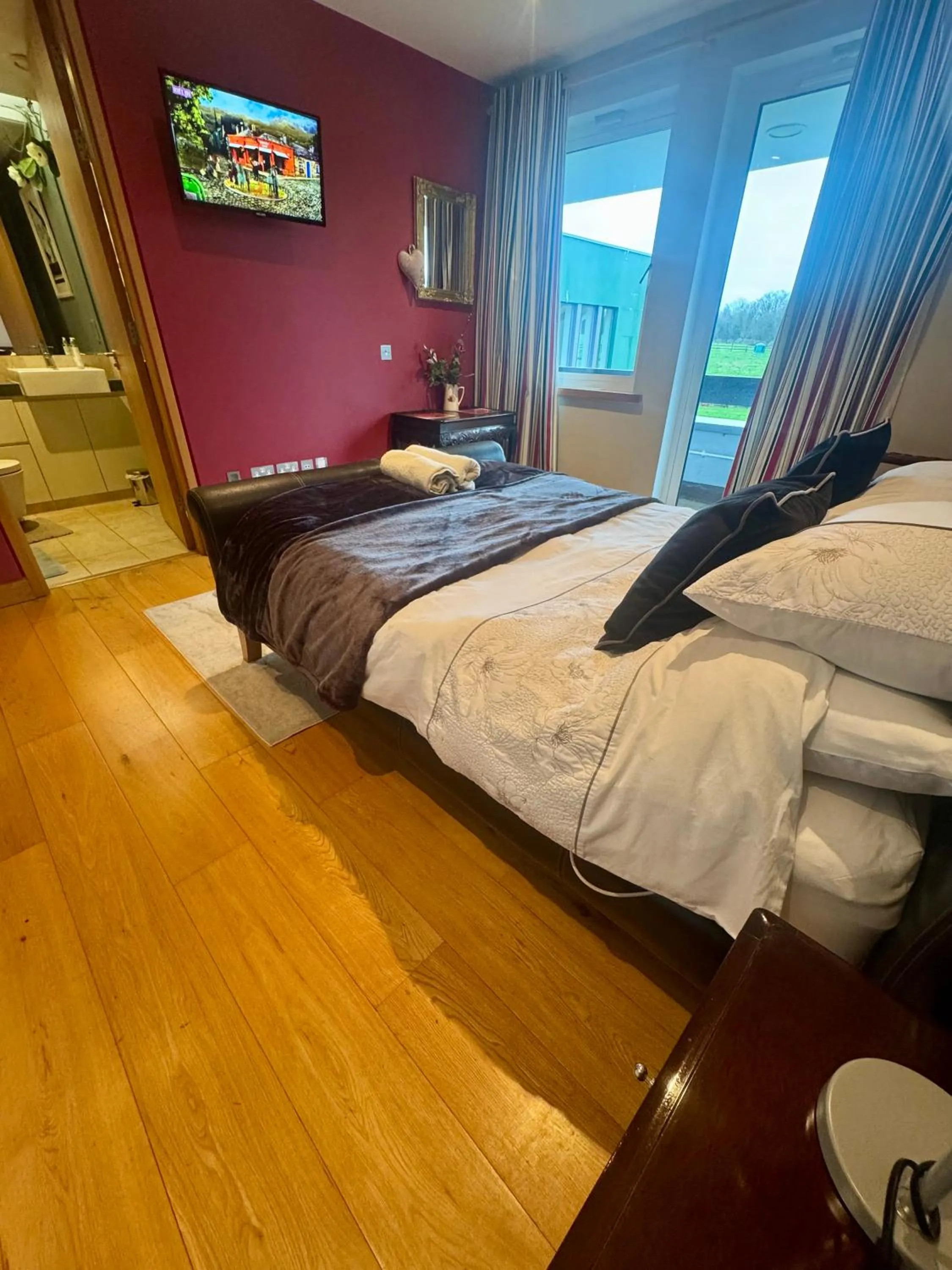 Bed in Hazelwood Country House