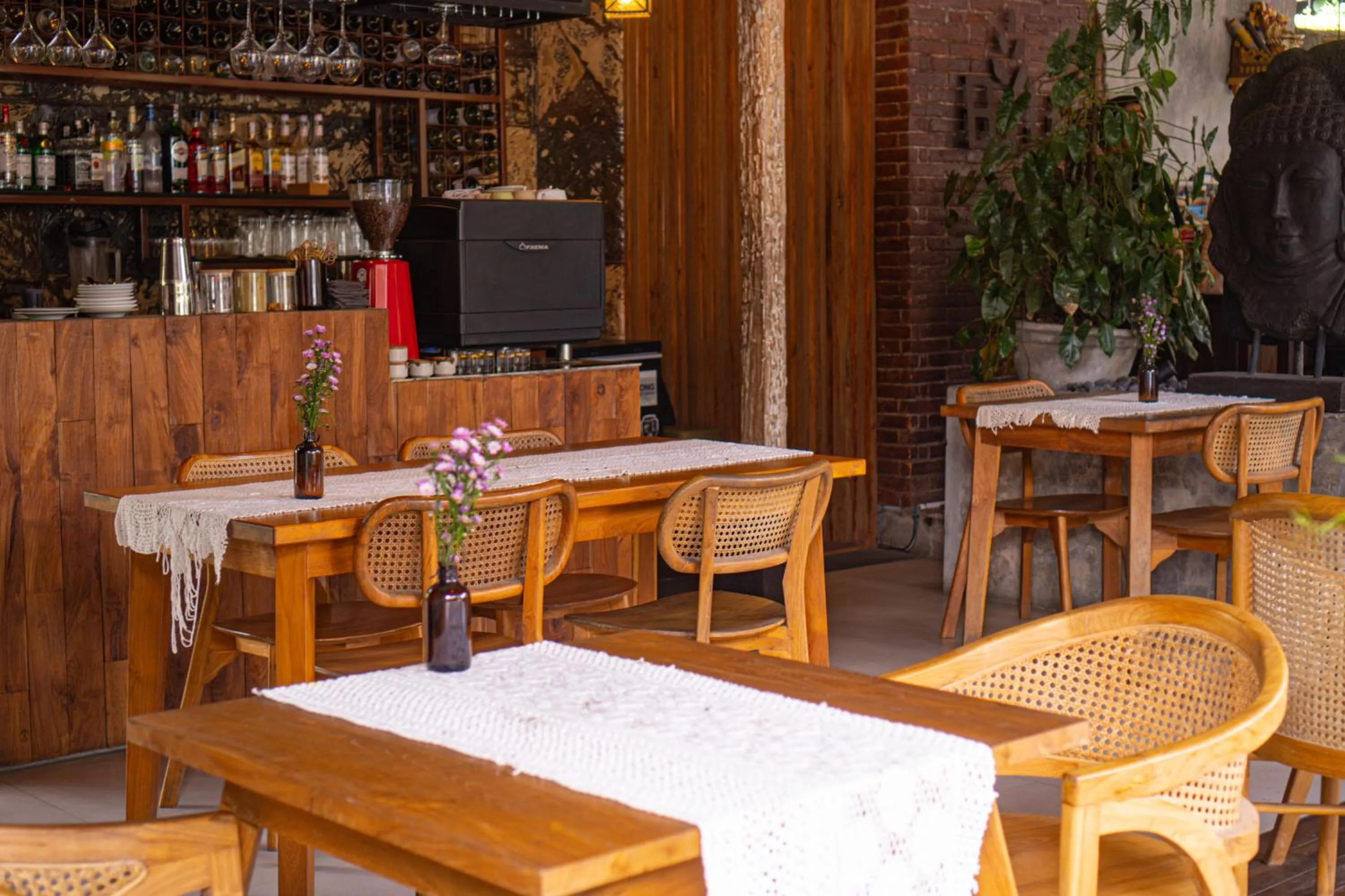 Restaurant/places to eat in Bije Suite Villa Ubud