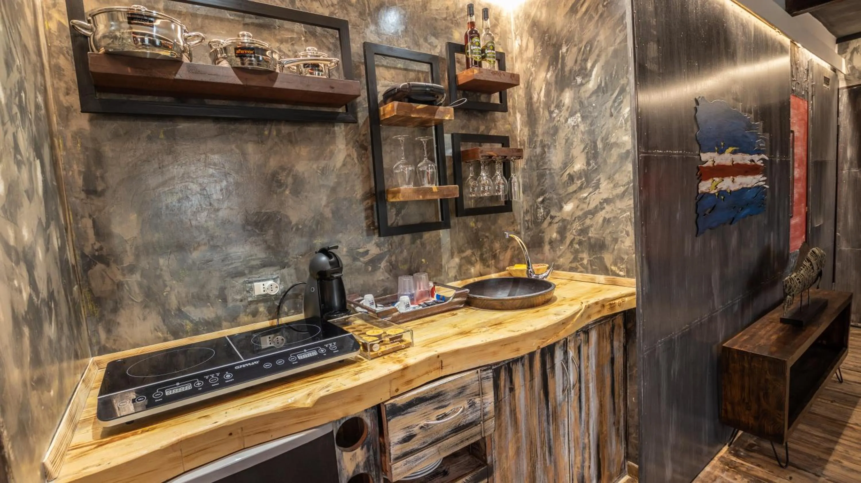 Coffee/tea facilities in Ocean Suites