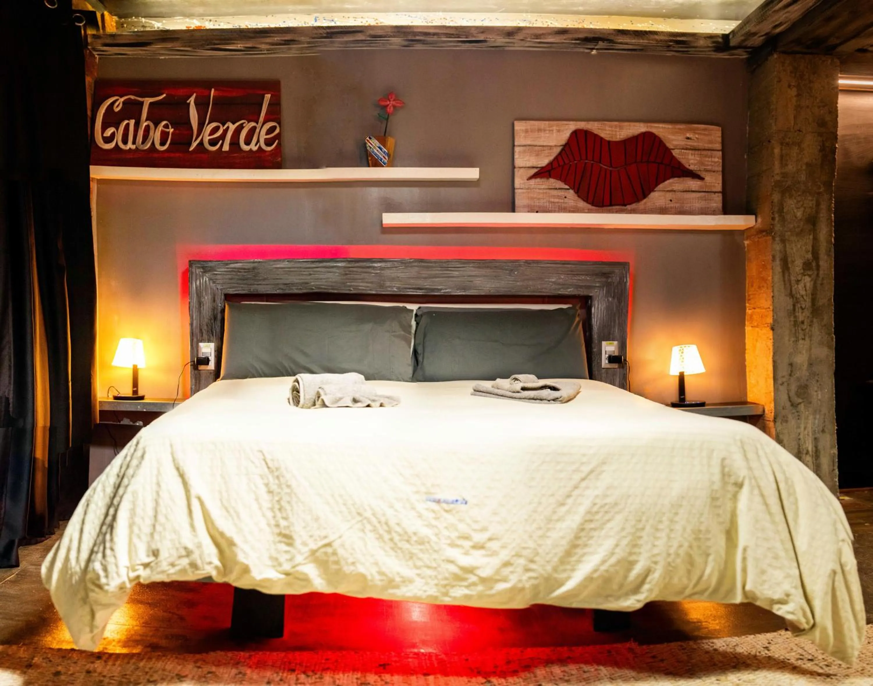 Bedroom, Bed in Ocean Suites