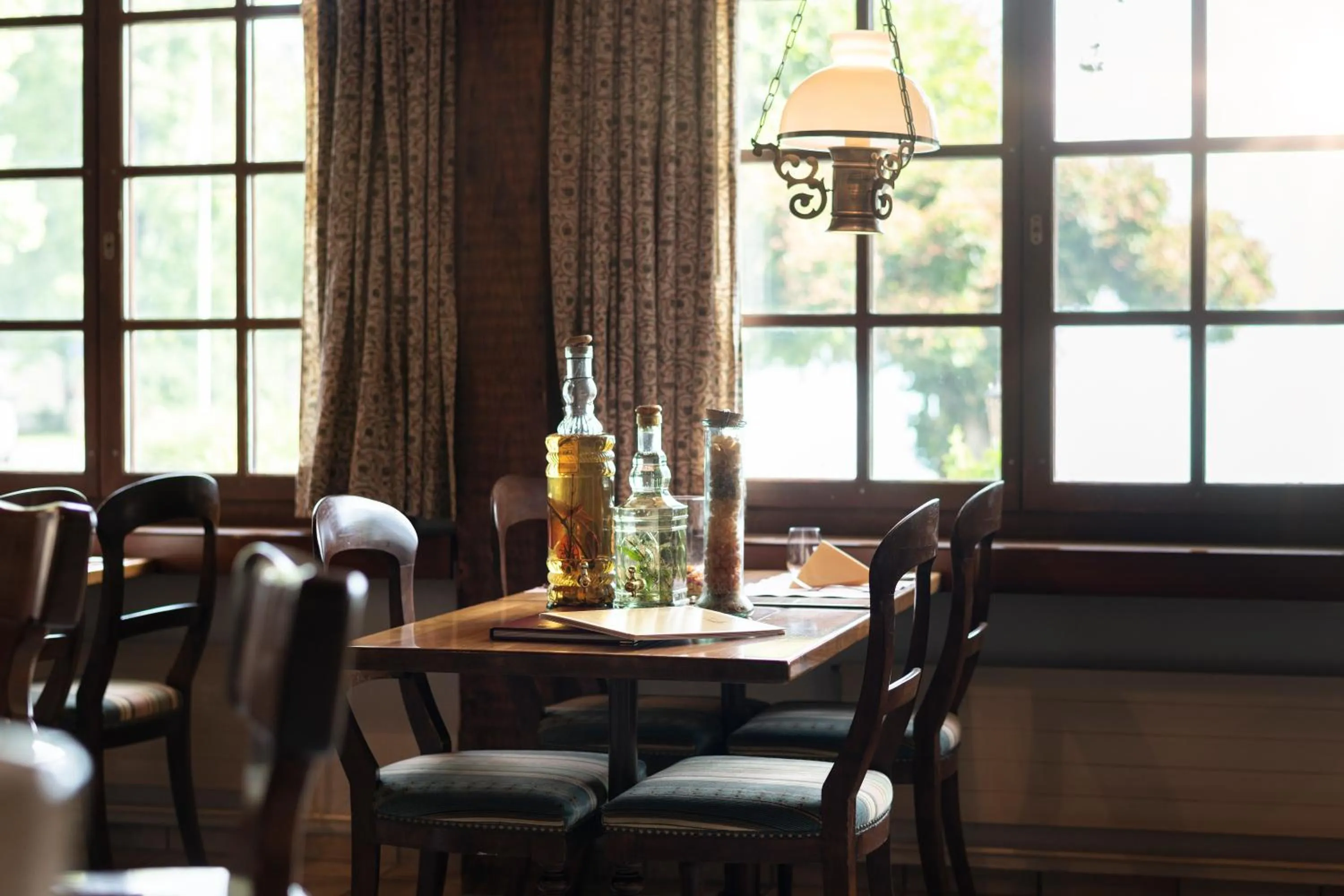 Restaurant/places to eat in Seiler au Lac