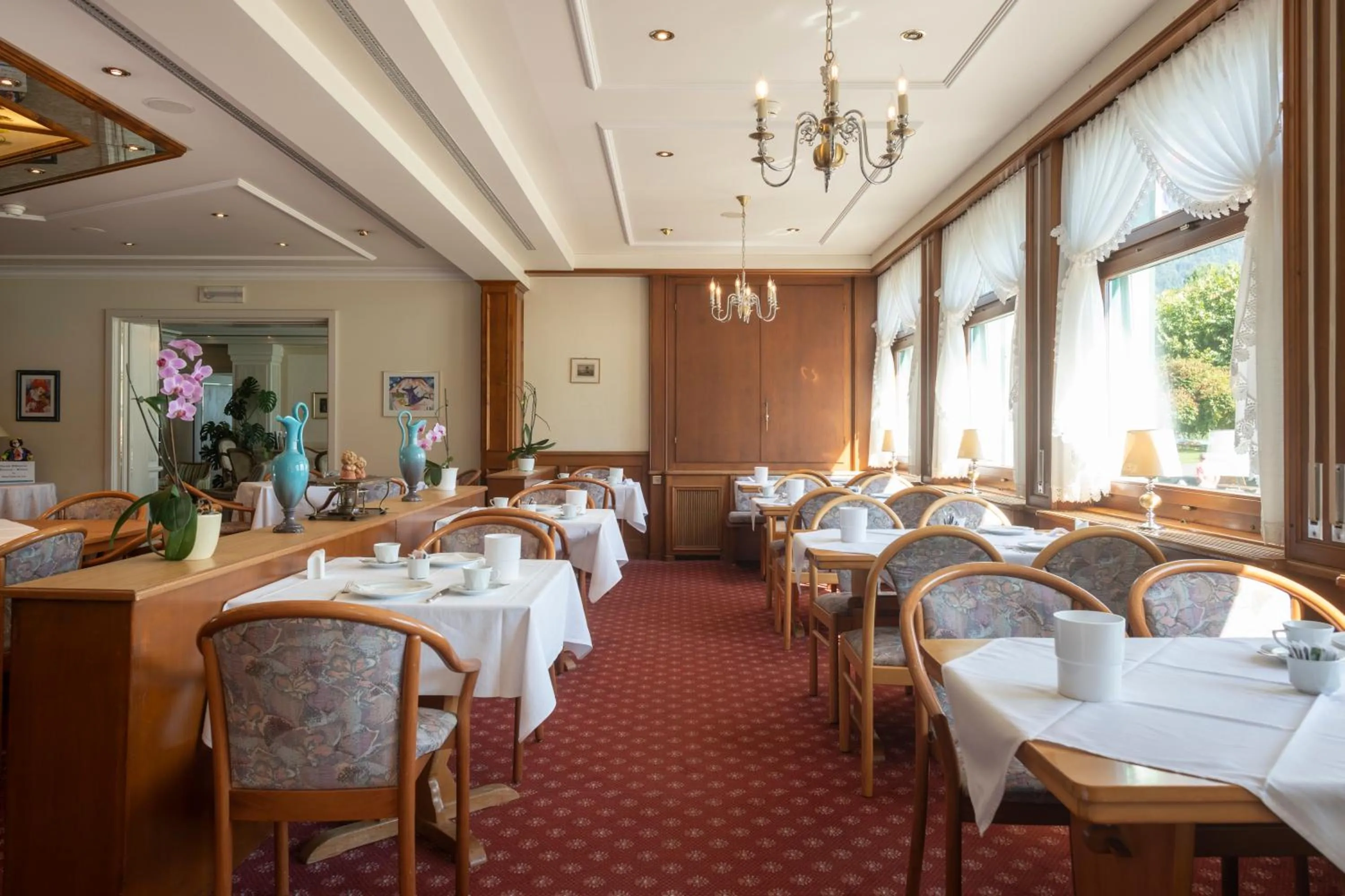 Restaurant/places to eat in Seiler au Lac