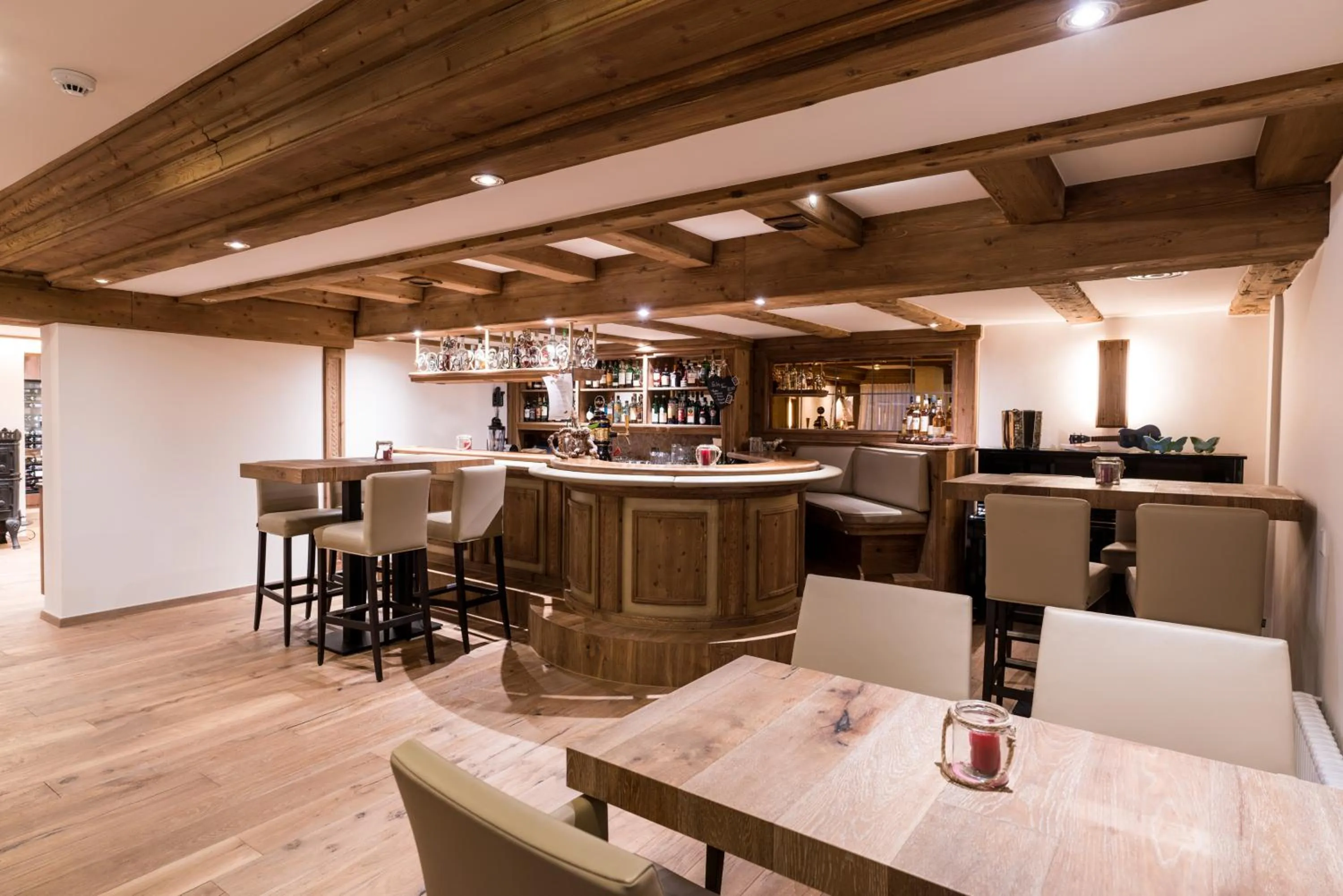 Restaurant/places to eat in Hotel Butterfly