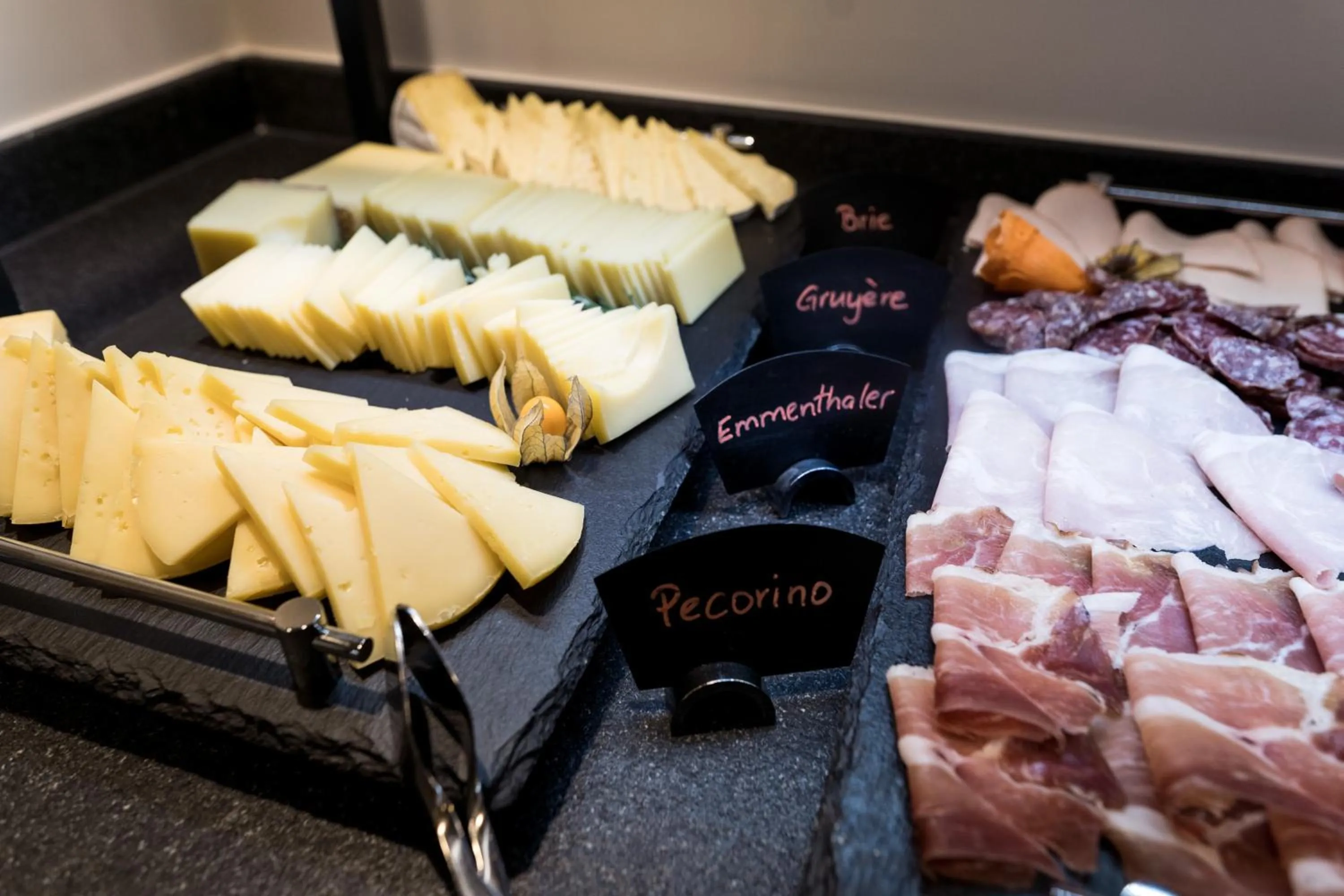 Restaurant/places to eat in Hotel Butterfly